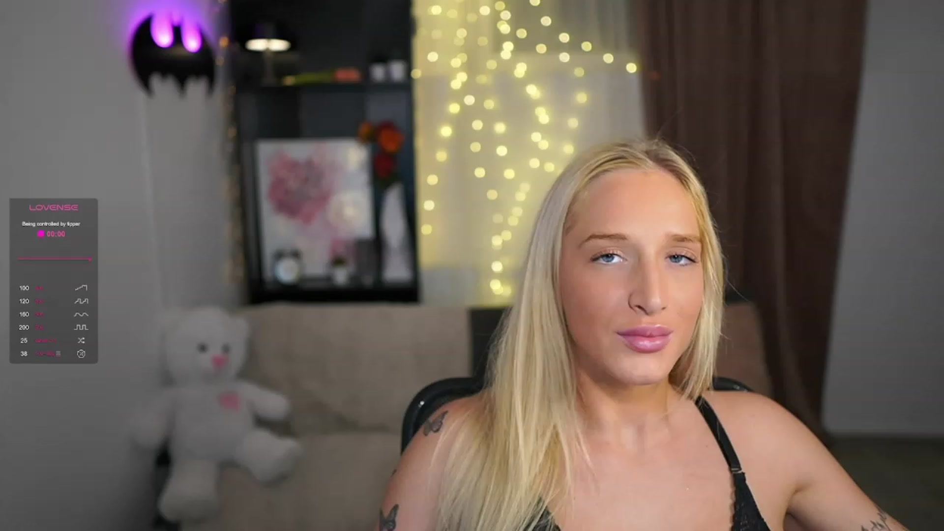 Gallery image thumbnail from NicoletteShea's myfreecams stream on, 11/20/2023, 15:05 image 10 of 20