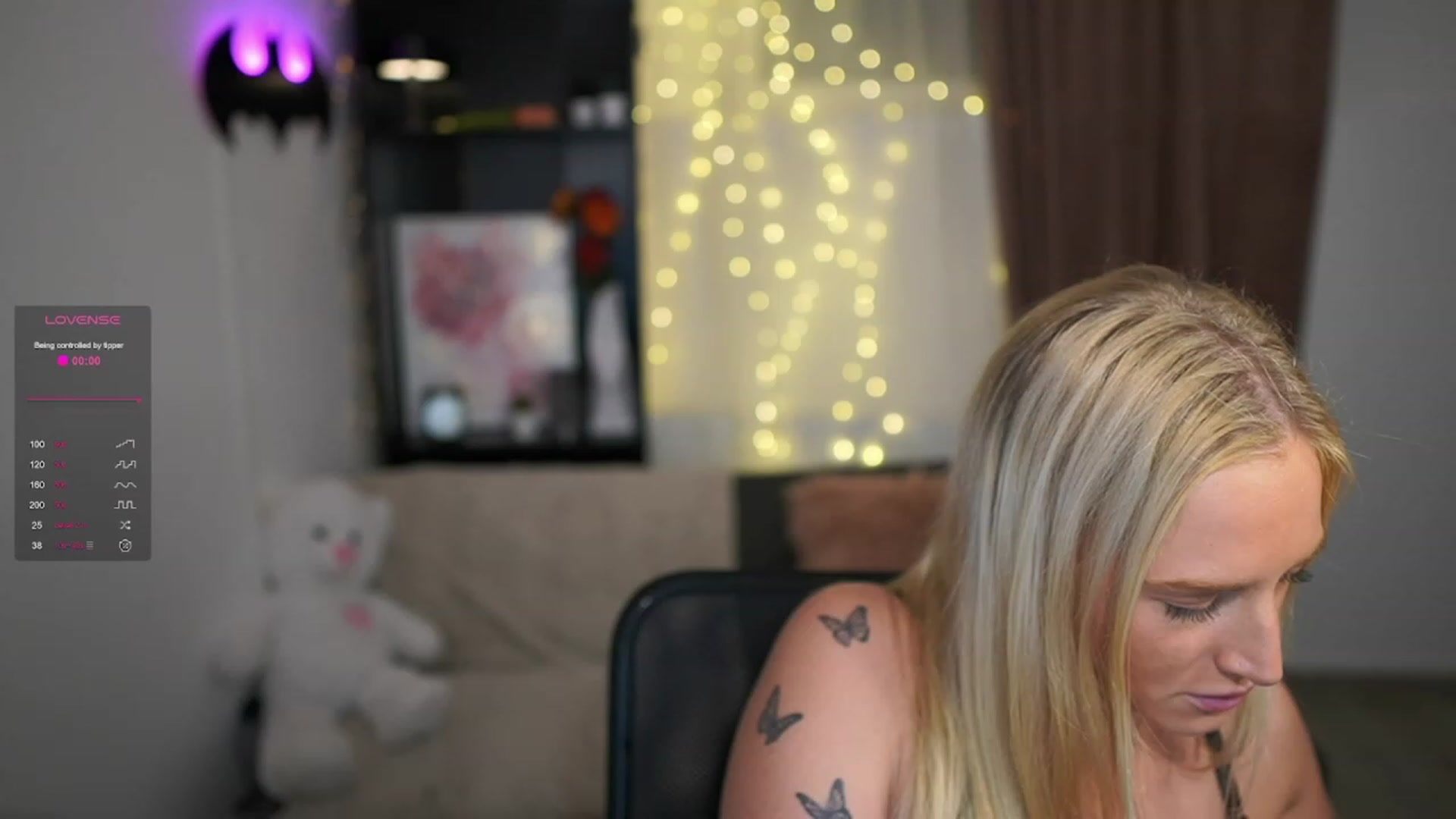 Gallery image thumbnail from NicoletteShea's myfreecams stream on, 11/20/2023, 18:26 image 8 of 20