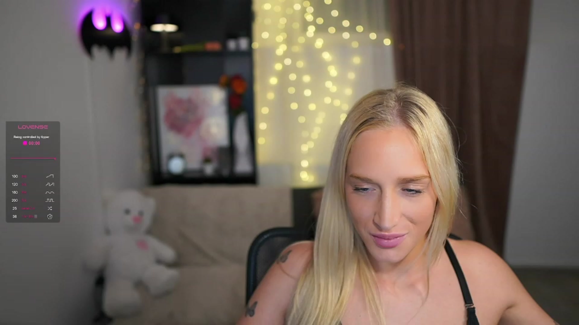 Gallery image thumbnail from NicoletteShea's myfreecams stream on, 11/20/2023, 18:26 image 5 of 20