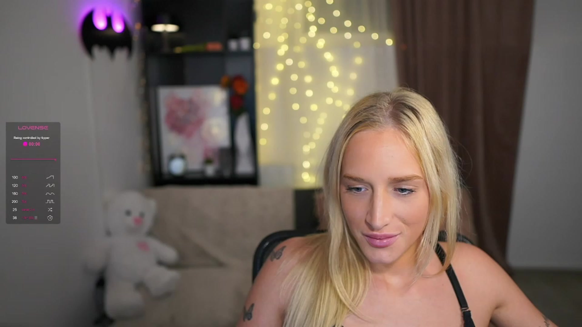 Gallery image thumbnail from NicoletteShea's myfreecams stream on, 11/20/2023, 18:26 image 15 of 20