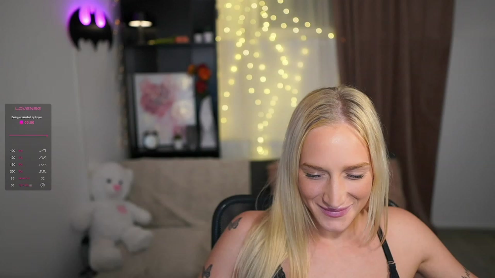 Gallery image thumbnail from NicoletteShea's myfreecams stream on, 11/20/2023, 18:26 image 18 of 20