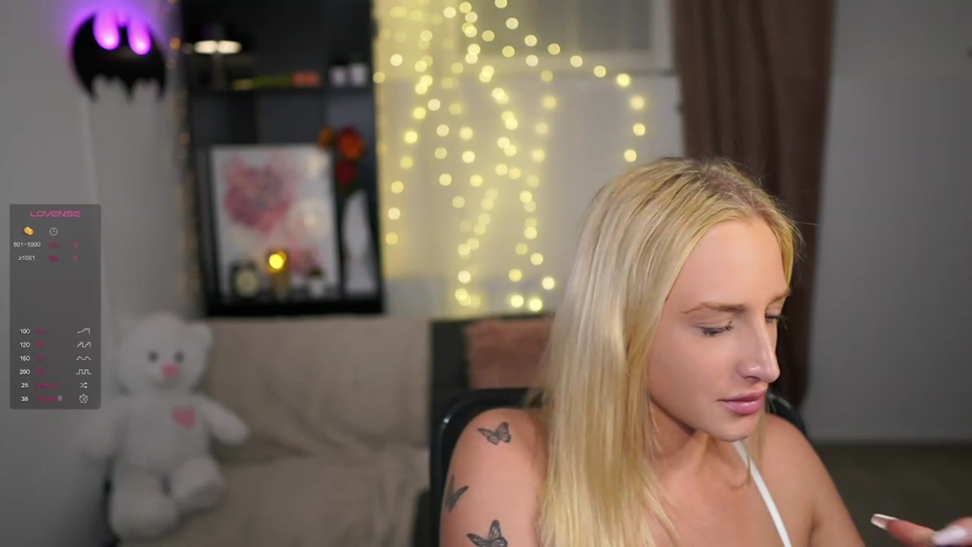 Gallery image thumbnail from NicoletteShea's myfreecams stream on, 11/22/2023, 17:42 image 7 of 20