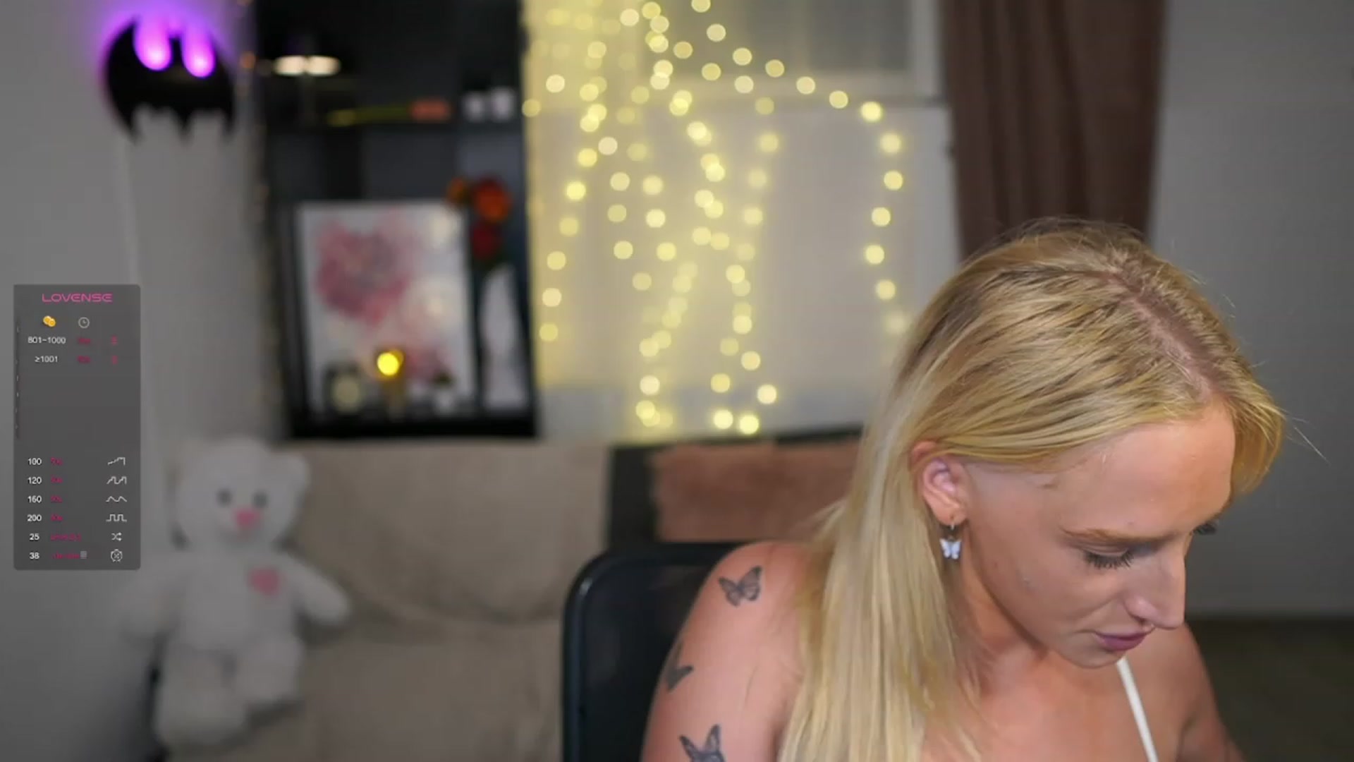 Gallery image thumbnail from NicoletteShea's myfreecams stream on, 11/22/2023, 18:44 image 10 of 20