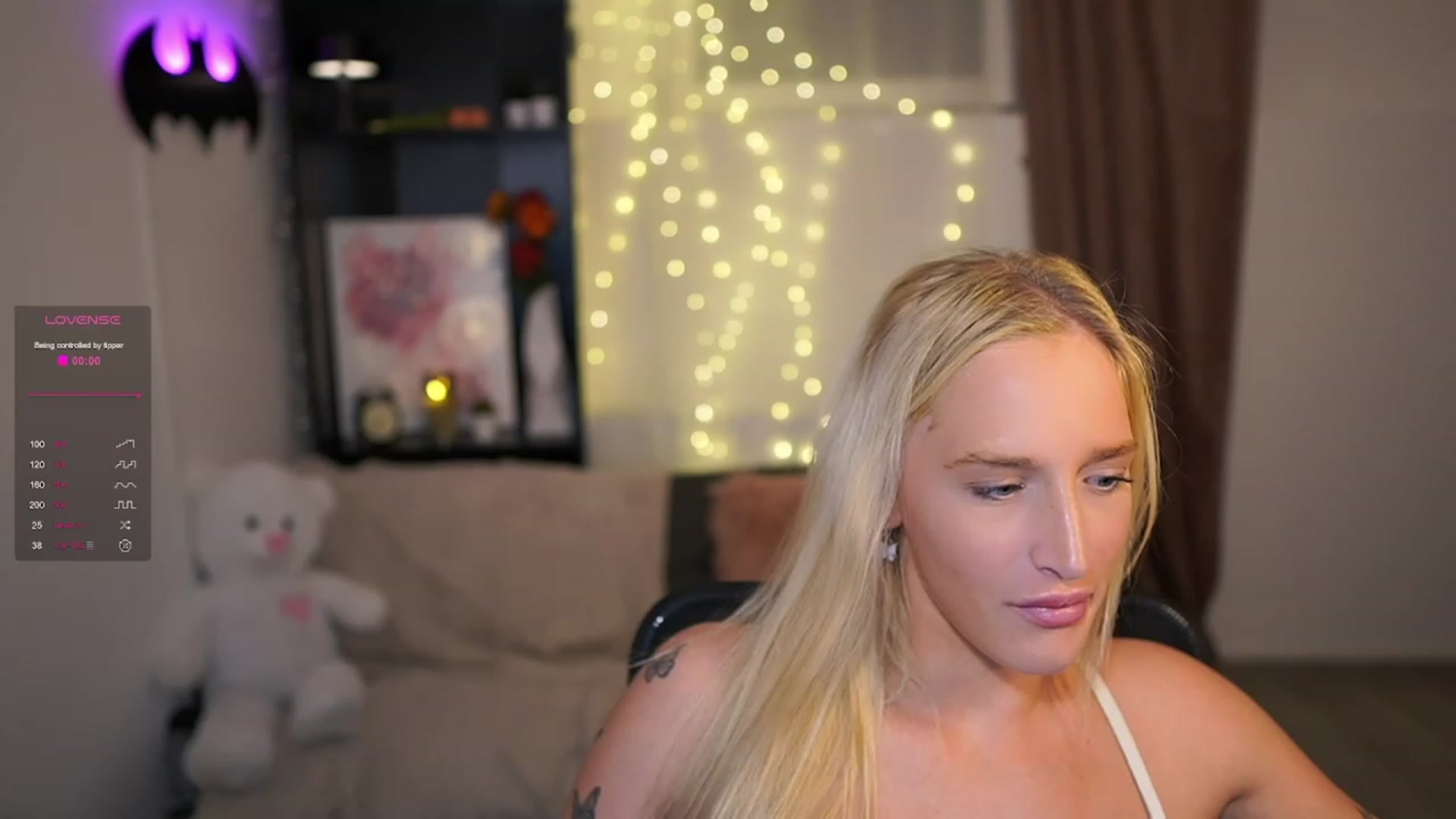 Gallery image thumbnail from NicoletteShea's myfreecams stream on, 11/23/2023, 17:22 image 15 of 20