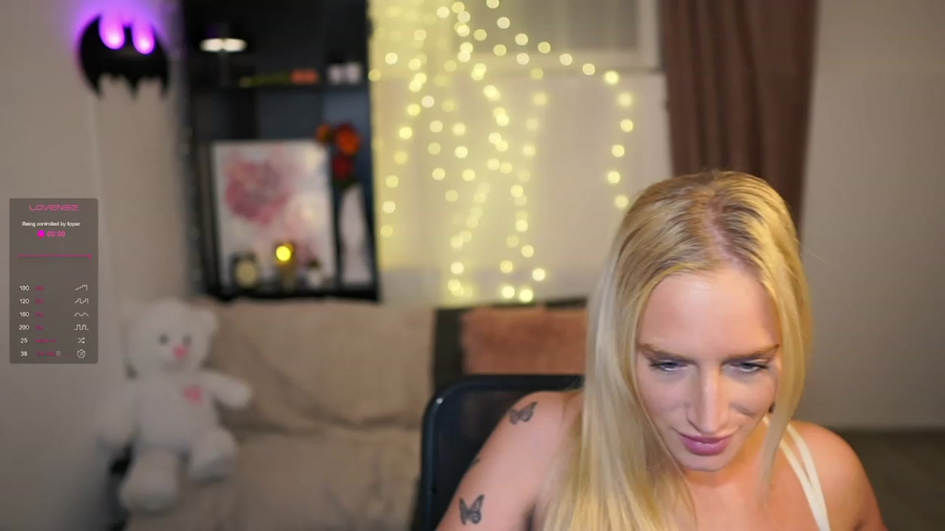 Gallery image thumbnail from NicoletteShea's myfreecams stream on, 11/23/2023, 17:22 image 5 of 20