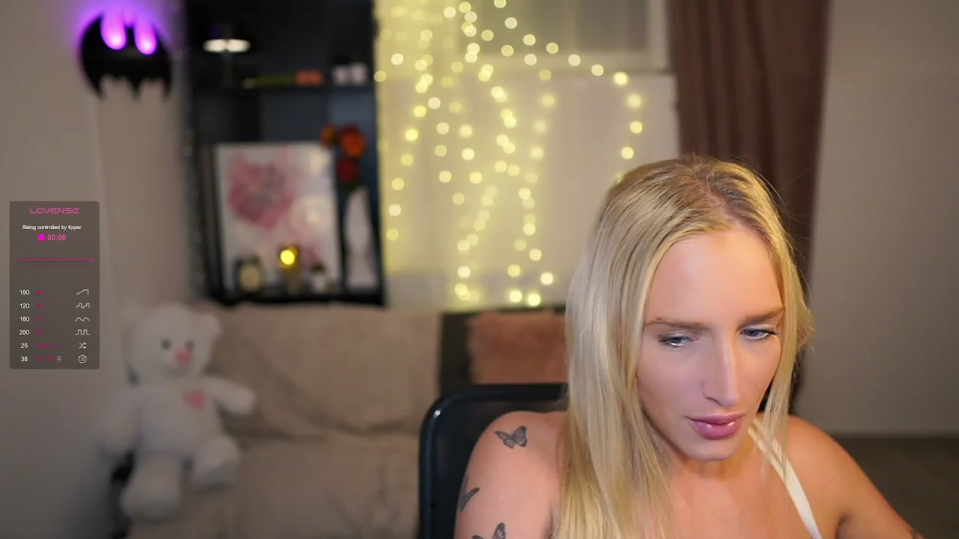 Gallery image thumbnail from NicoletteShea's myfreecams stream on, 11/23/2023, 17:22 image 3 of 20