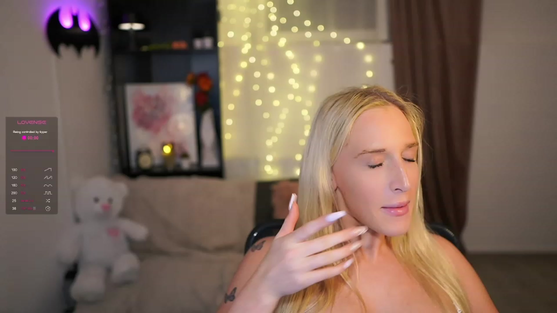 Gallery image thumbnail from NicoletteShea's myfreecams stream on, 11/23/2023, 17:22 image 18 of 20