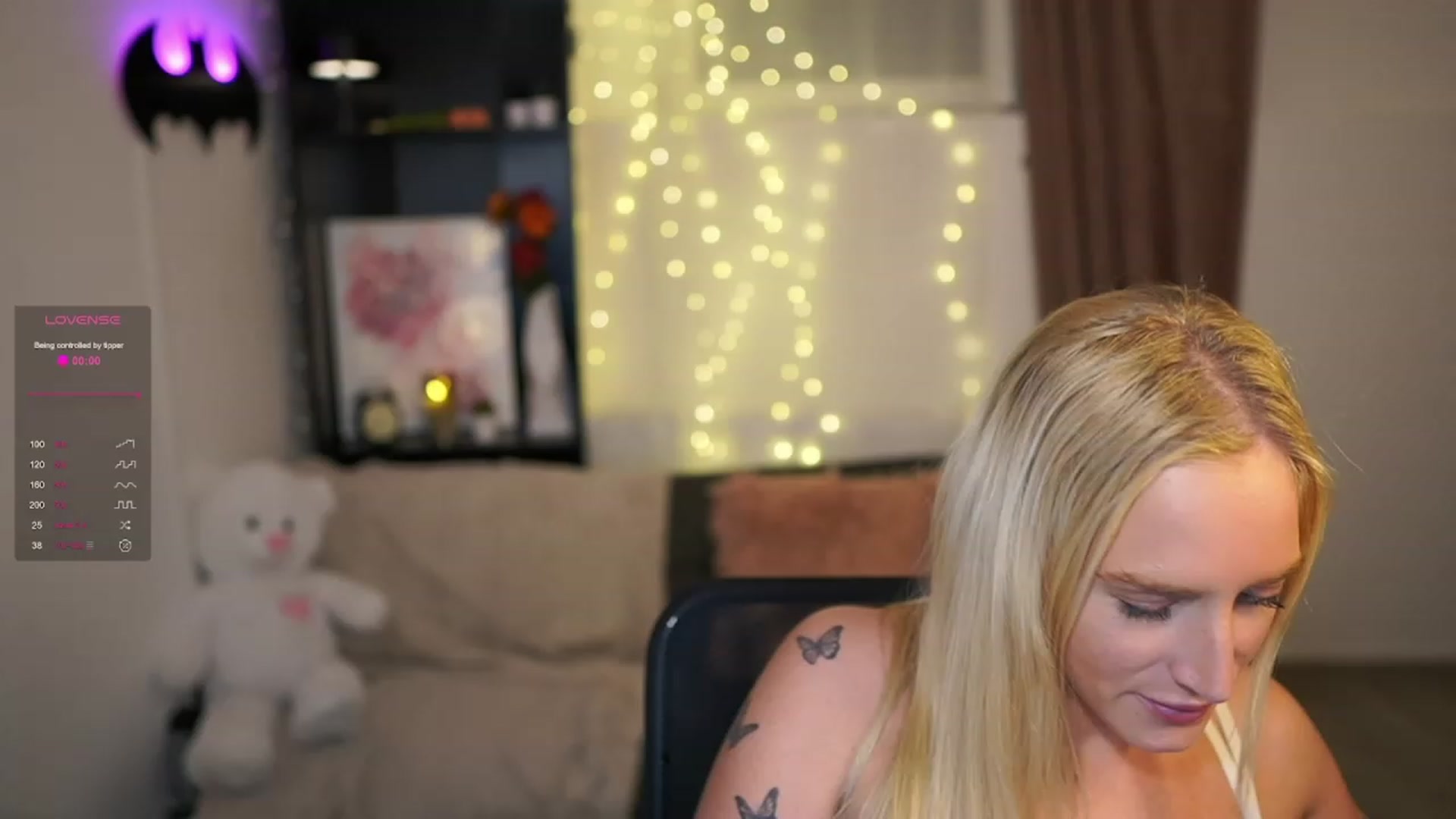 Gallery image thumbnail from NicoletteShea's myfreecams stream on, 11/23/2023, 17:22 image 6 of 20