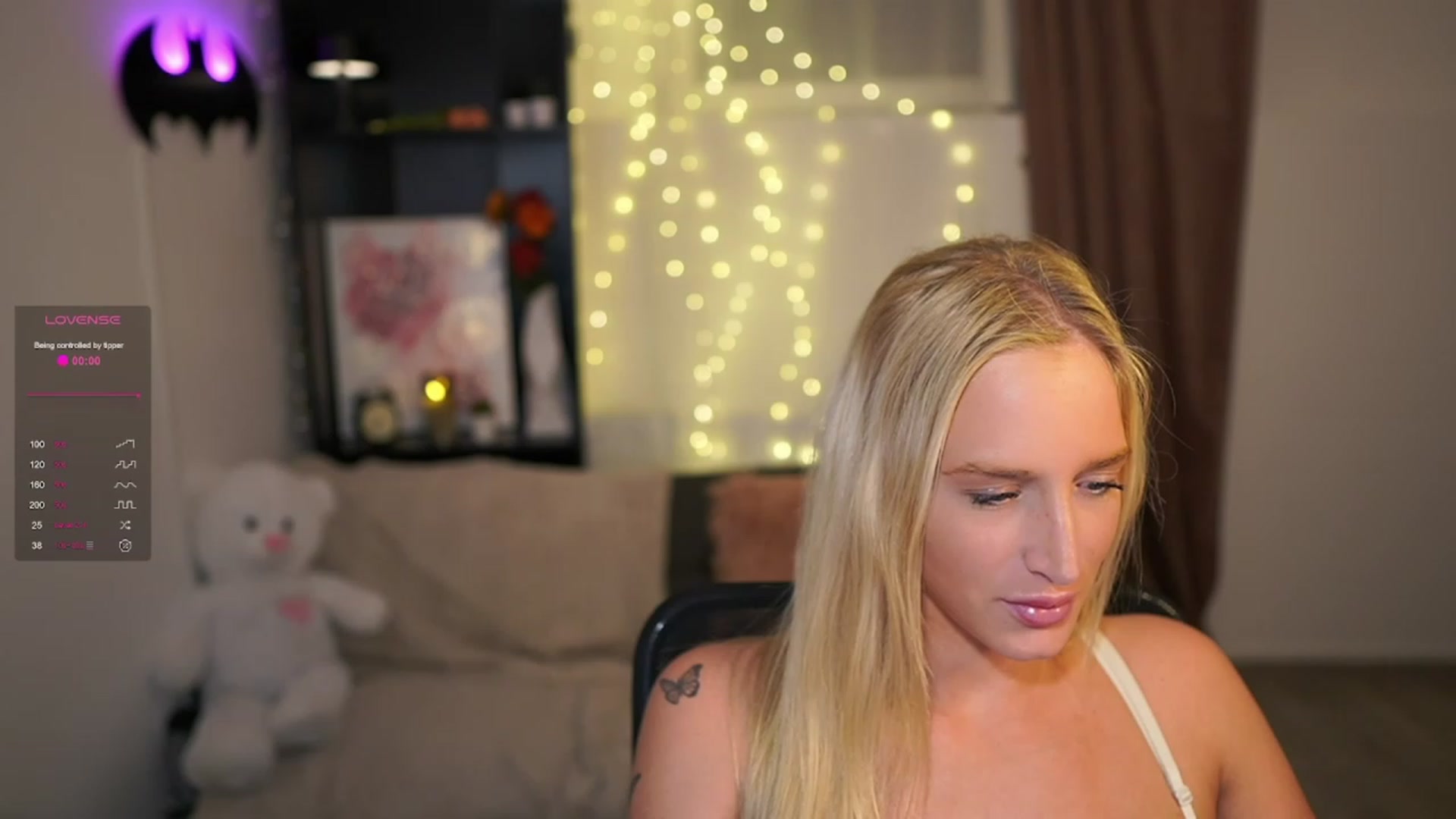 Gallery image thumbnail from NicoletteShea's myfreecams stream on, 11/23/2023, 17:49 image 10 of 20