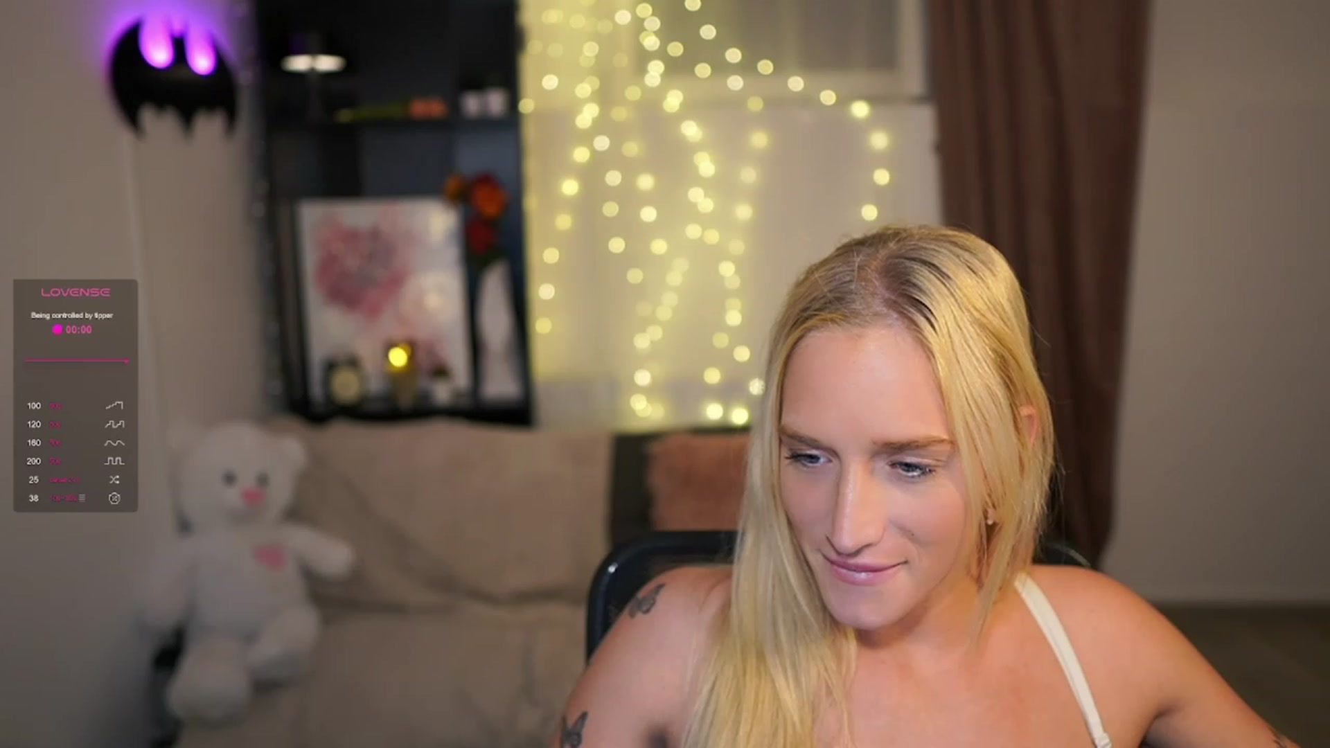 Gallery image thumbnail from NicoletteShea's myfreecams stream on, 11/23/2023, 17:49 image 8 of 20