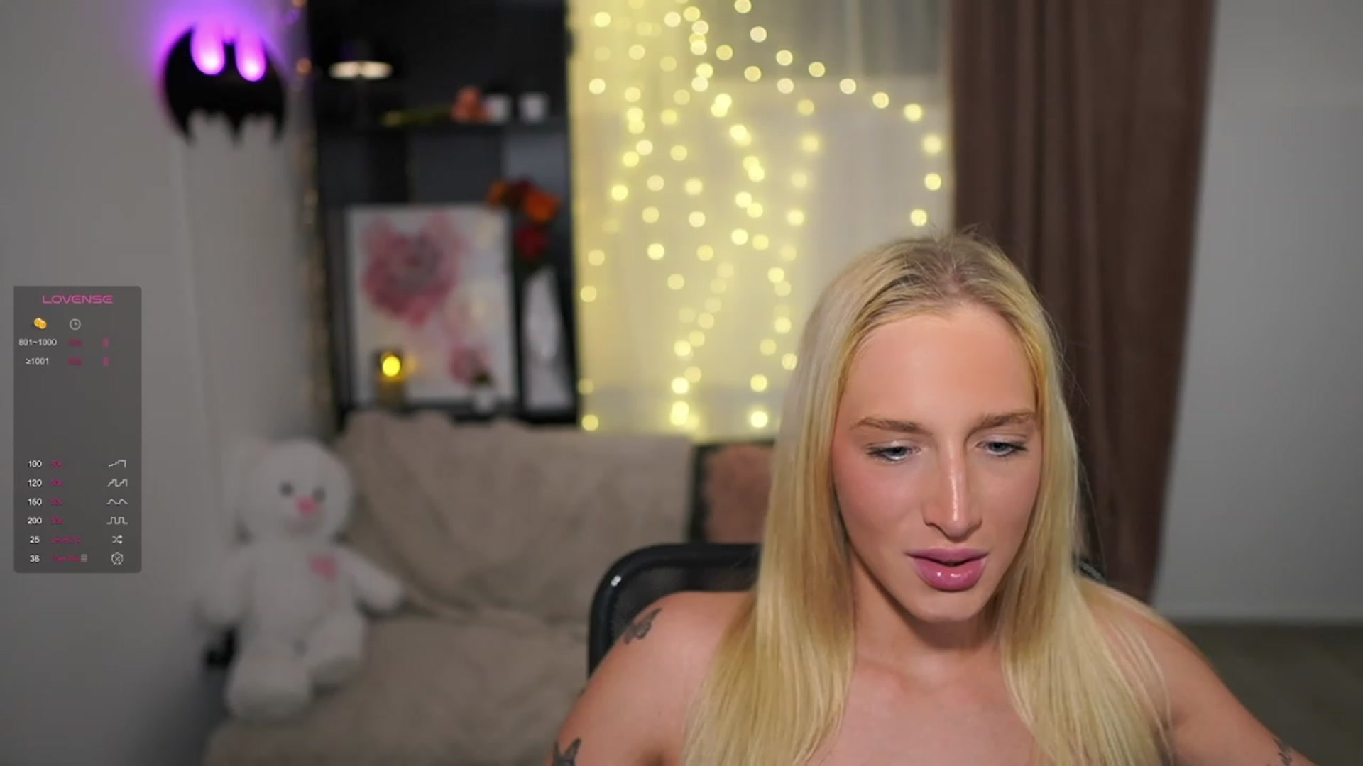 Gallery image thumbnail from NicoletteShea's myfreecams stream on, 11/27/2023, 15:44 image 10 of 20