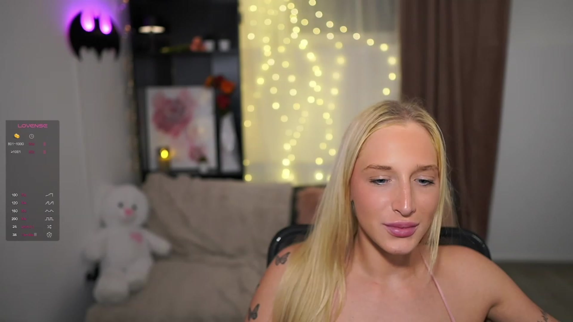 Gallery image thumbnail from NicoletteShea's myfreecams stream on, 11/27/2023, 17:59 image 19 of 20