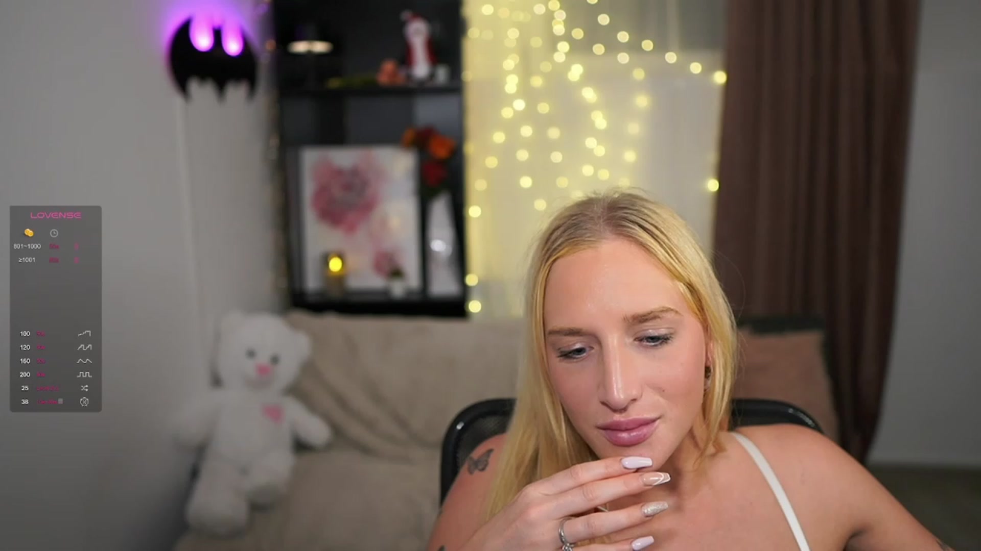 Gallery image thumbnail from NicoletteShea's myfreecams stream on, 11/29/2023, 18:23 image 19 of 20