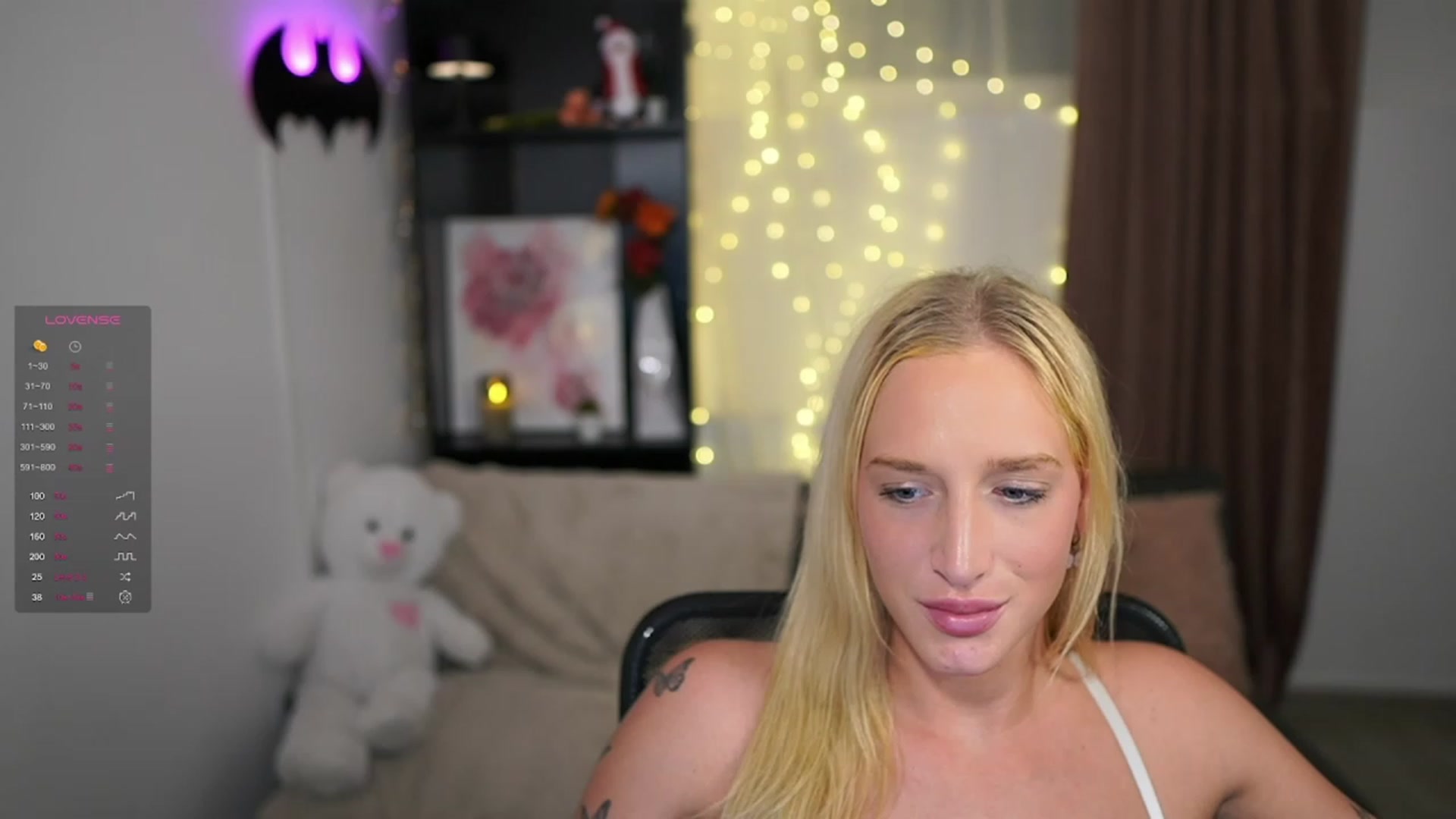 Gallery image thumbnail from NicoletteShea's myfreecams stream on, 11/29/2023, 18:23 image 18 of 20