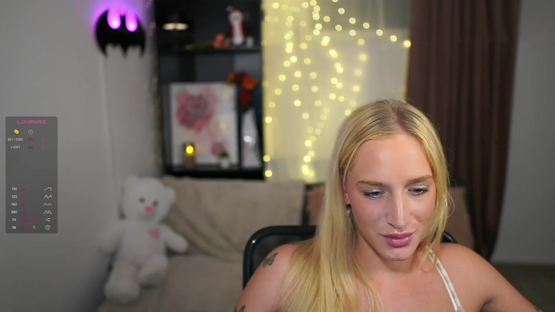 Gallery image thumbnail from NicoletteShea's myfreecams stream on, 11/29/2023, 18:23 image 8 of 20