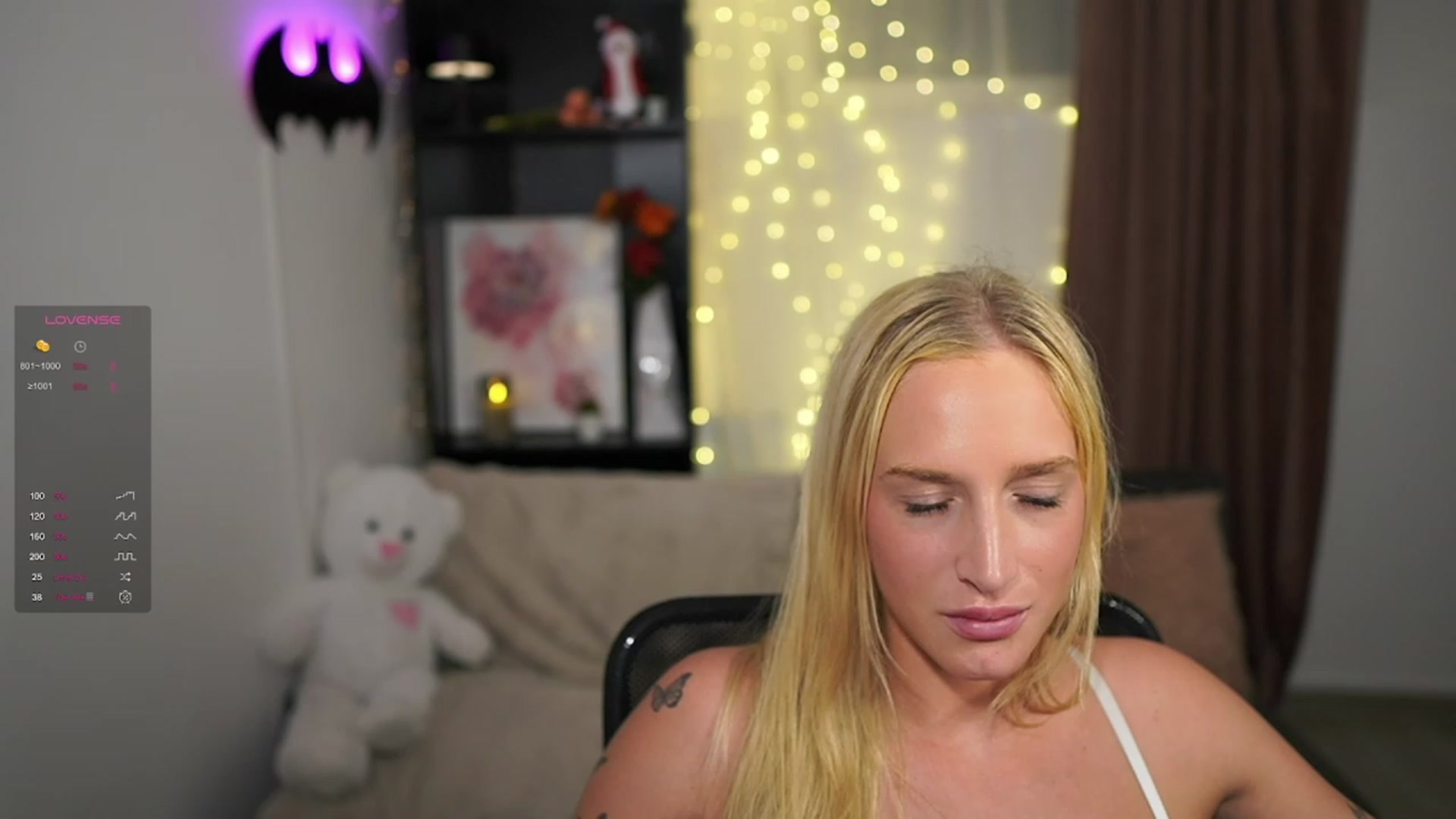 Gallery image thumbnail from NicoletteShea's myfreecams stream on, 11/29/2023, 18:23 image 14 of 20