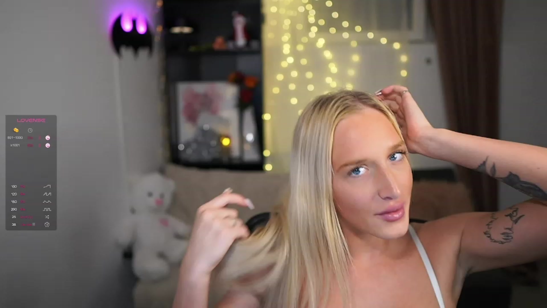 Gallery image thumbnail from NicoletteShea's myfreecams stream on, 12/04/2023, 18:30 image 4 of 20
