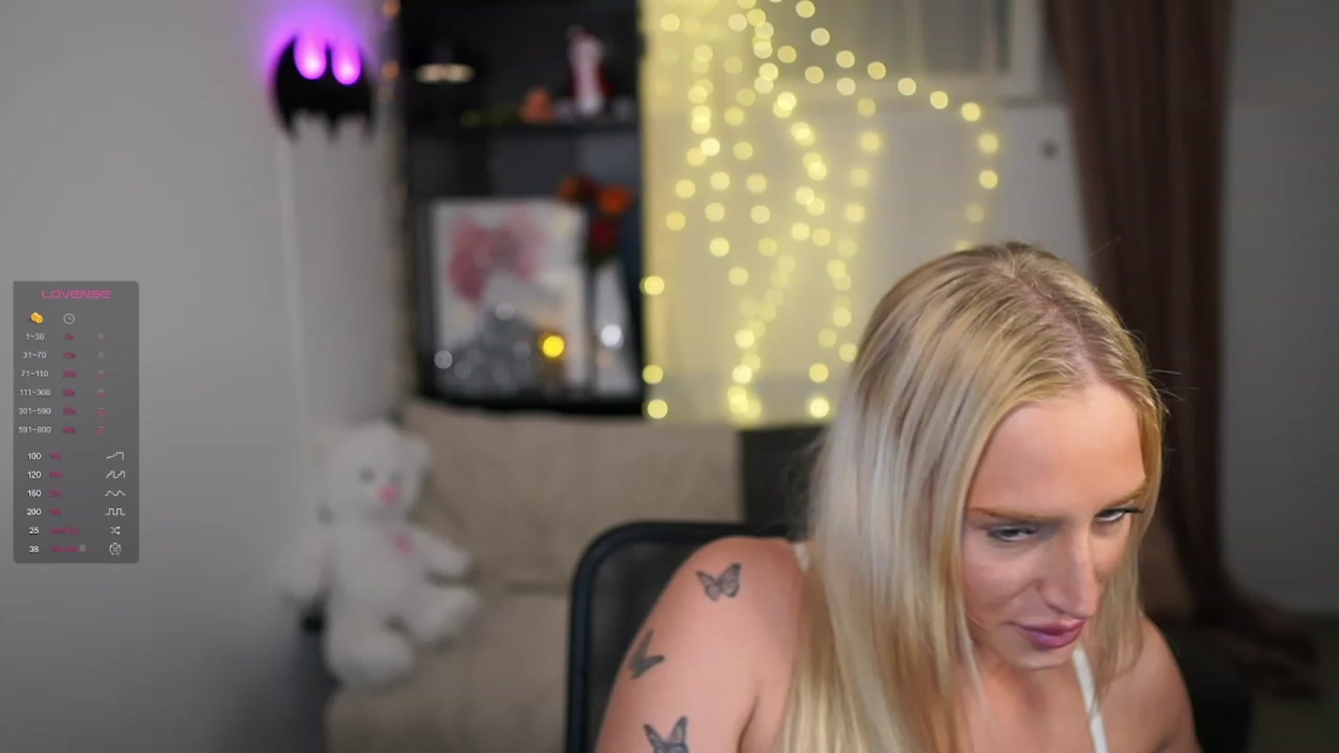 Gallery image thumbnail from NicoletteShea's myfreecams stream on, 12/04/2023, 18:30 image 3 of 20