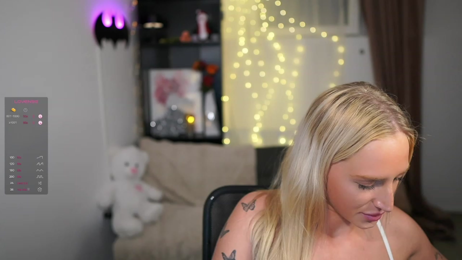 Gallery image thumbnail from NicoletteShea's myfreecams stream on, 12/04/2023, 18:30 image 17 of 20