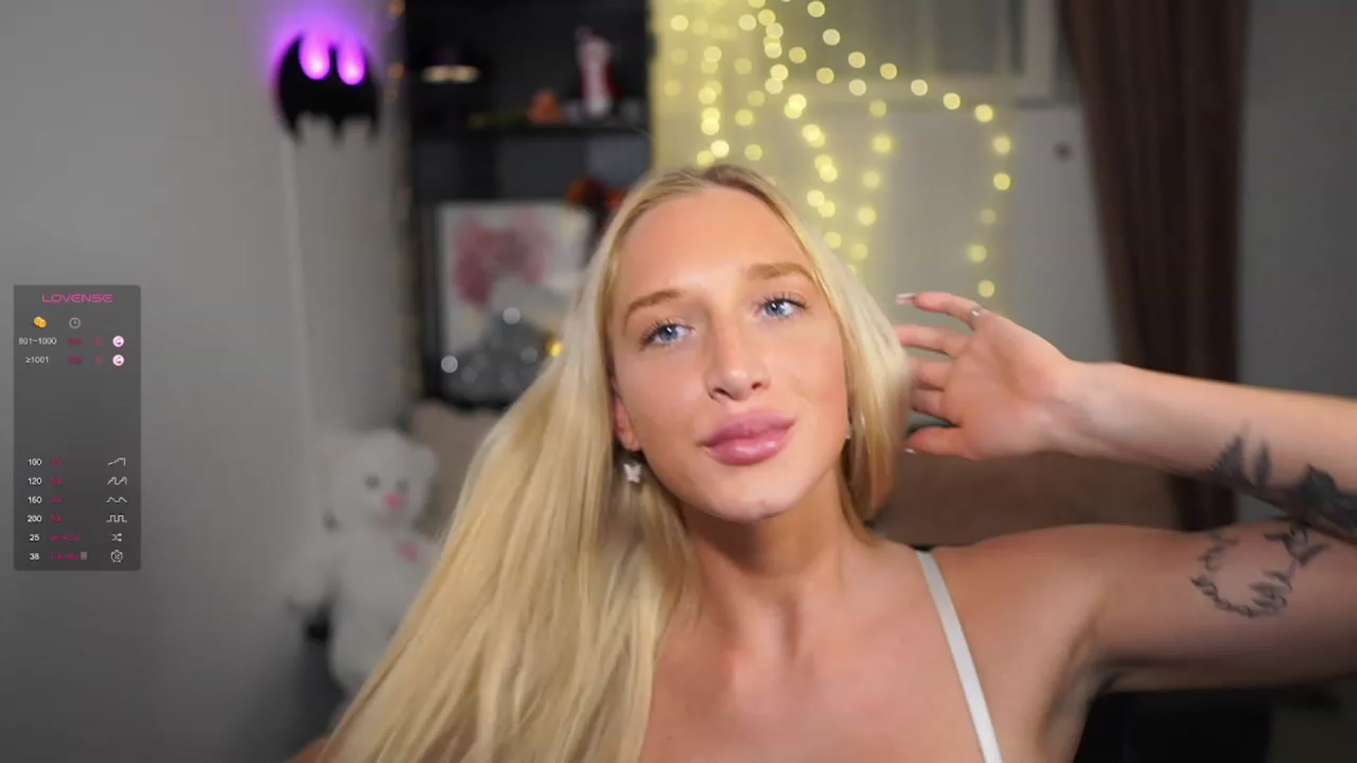 Gallery image thumbnail from NicoletteShea's myfreecams stream on, 12/04/2023, 19:07 image 4 of 20