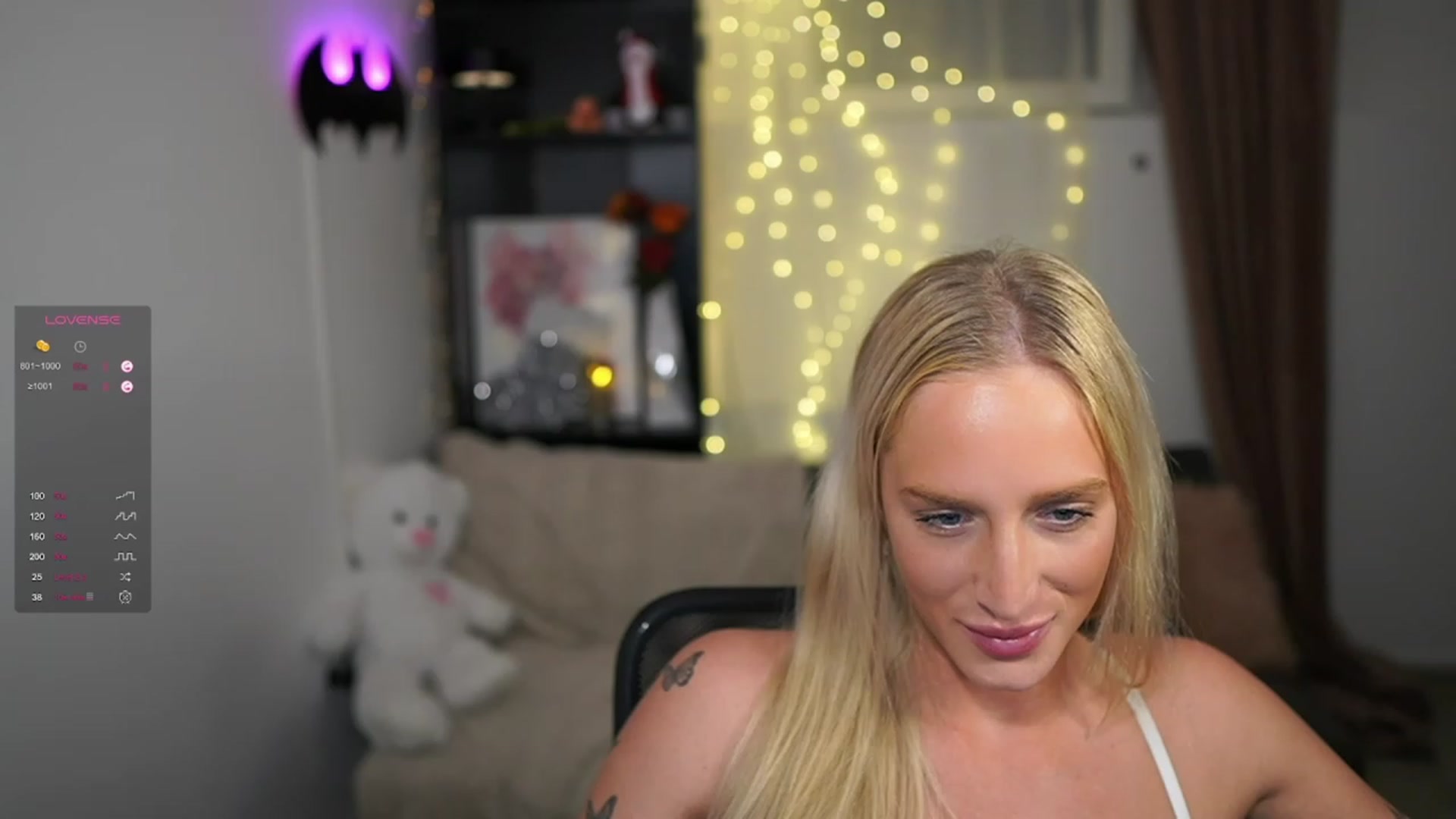 Gallery image thumbnail from NicoletteShea's myfreecams stream on, 12/04/2023, 19:07 image 14 of 20