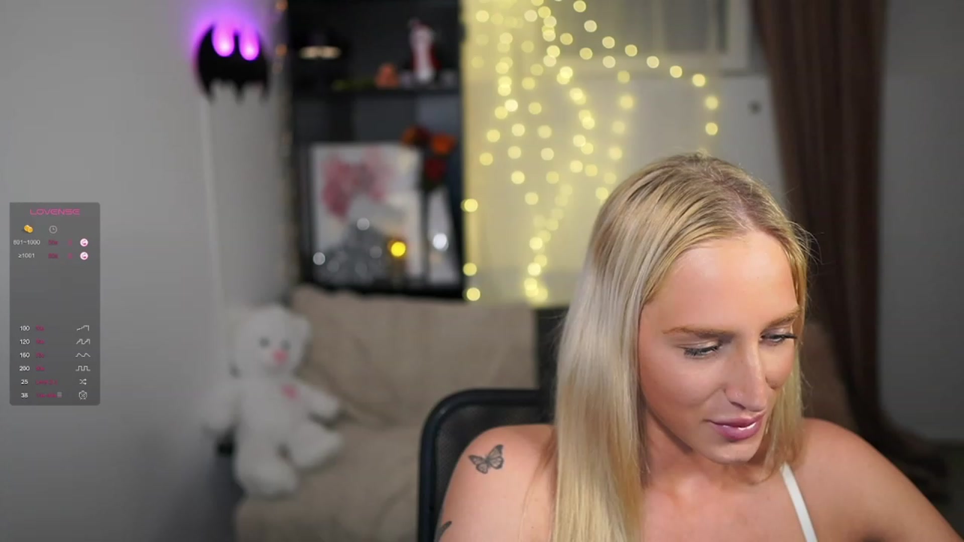 Gallery image thumbnail from NicoletteShea's myfreecams stream on, 12/04/2023, 19:07 image 9 of 20