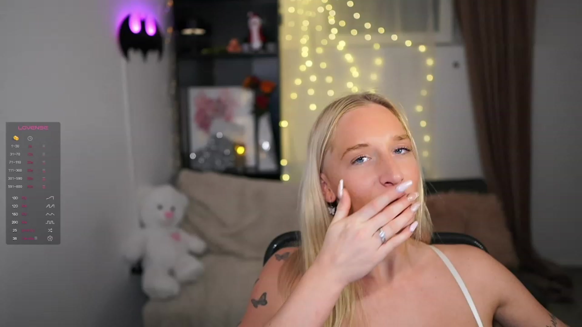 Gallery image thumbnail from NicoletteShea's myfreecams stream on, 12/04/2023, 20:50 image 16 of 20