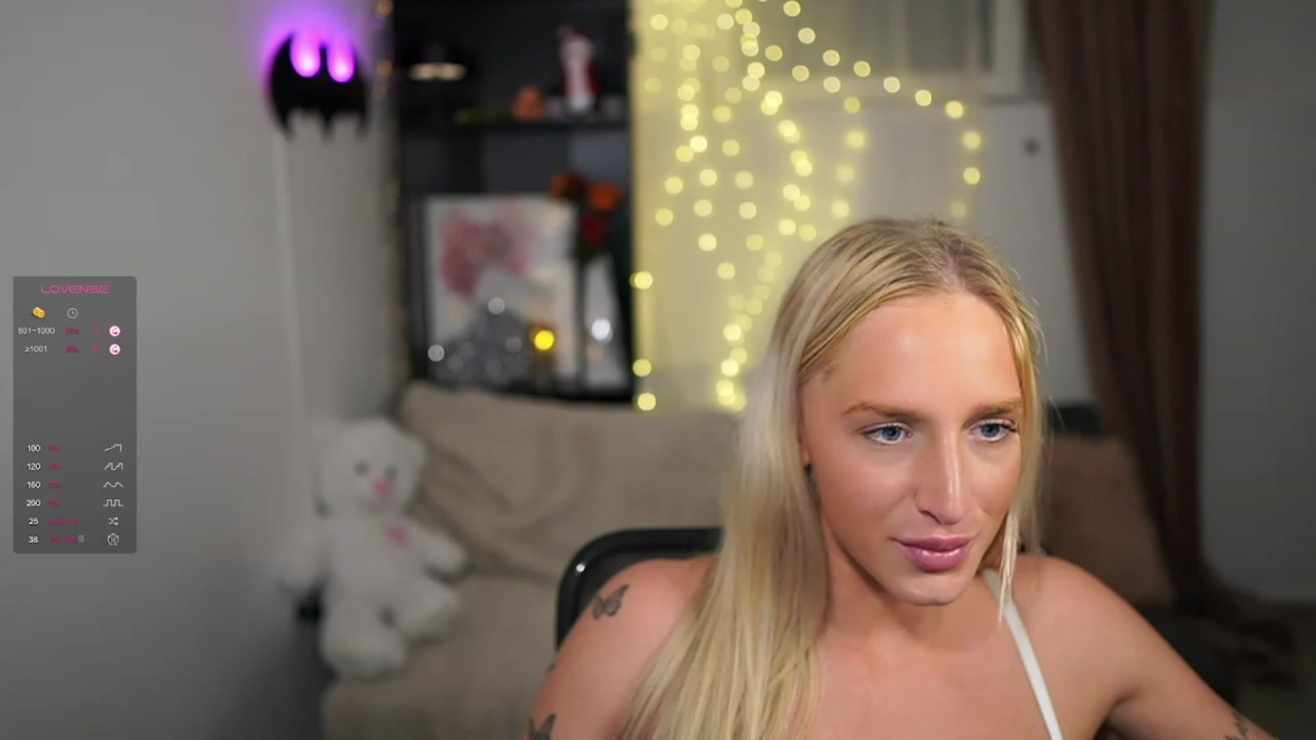 Gallery image thumbnail from NicoletteShea's myfreecams stream on, 12/04/2023, 20:50 image 3 of 20