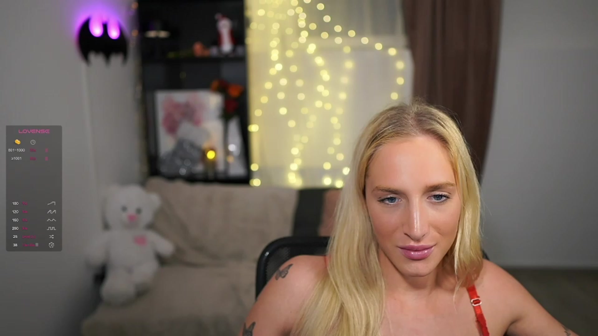 Gallery image thumbnail from NicoletteShea's myfreecams stream on, 12/07/2023, 16:29 image 19 of 20