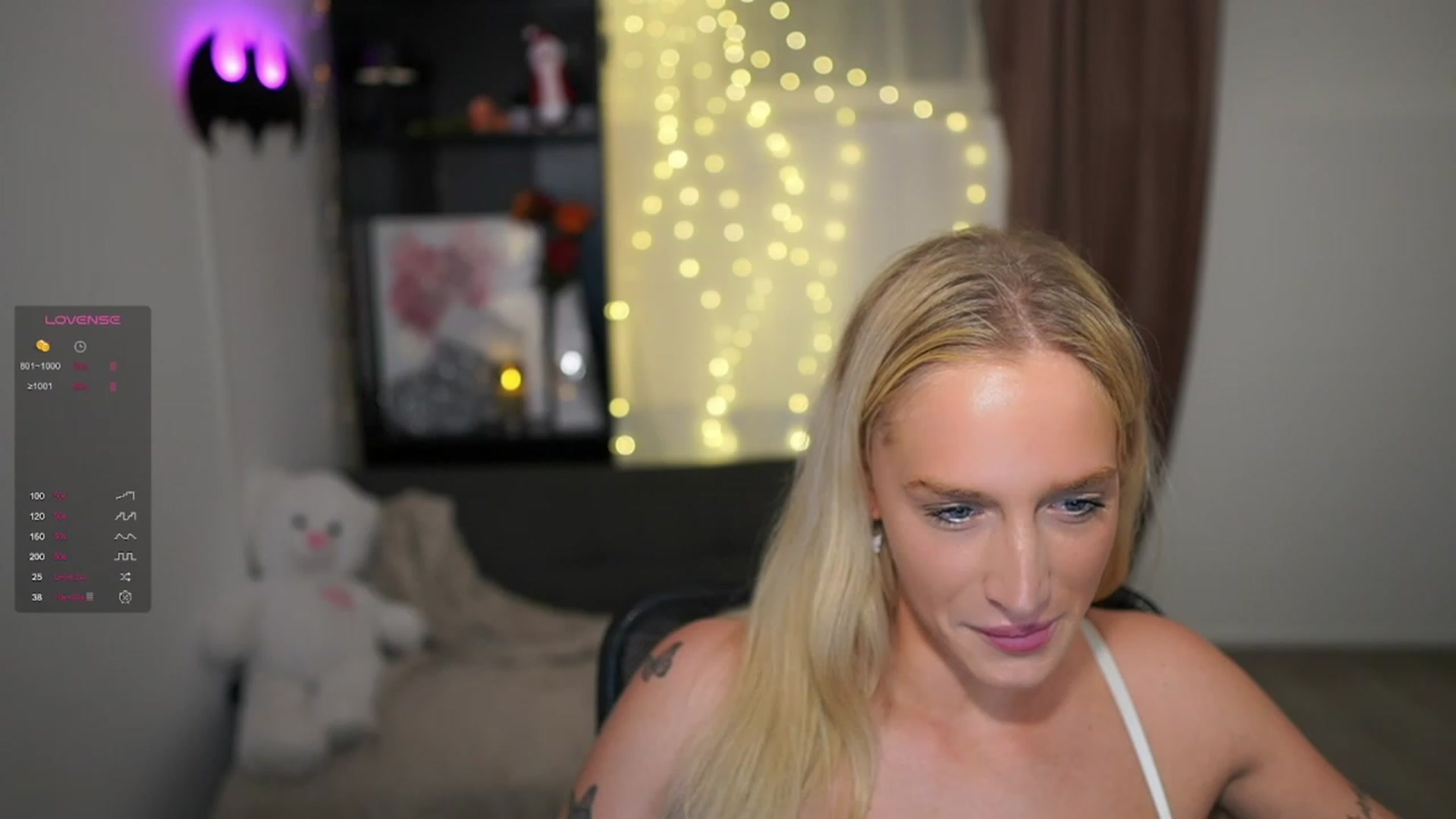 Gallery image thumbnail from NicoletteShea's myfreecams stream on, 12/08/2023, 21:50 image 4 of 20