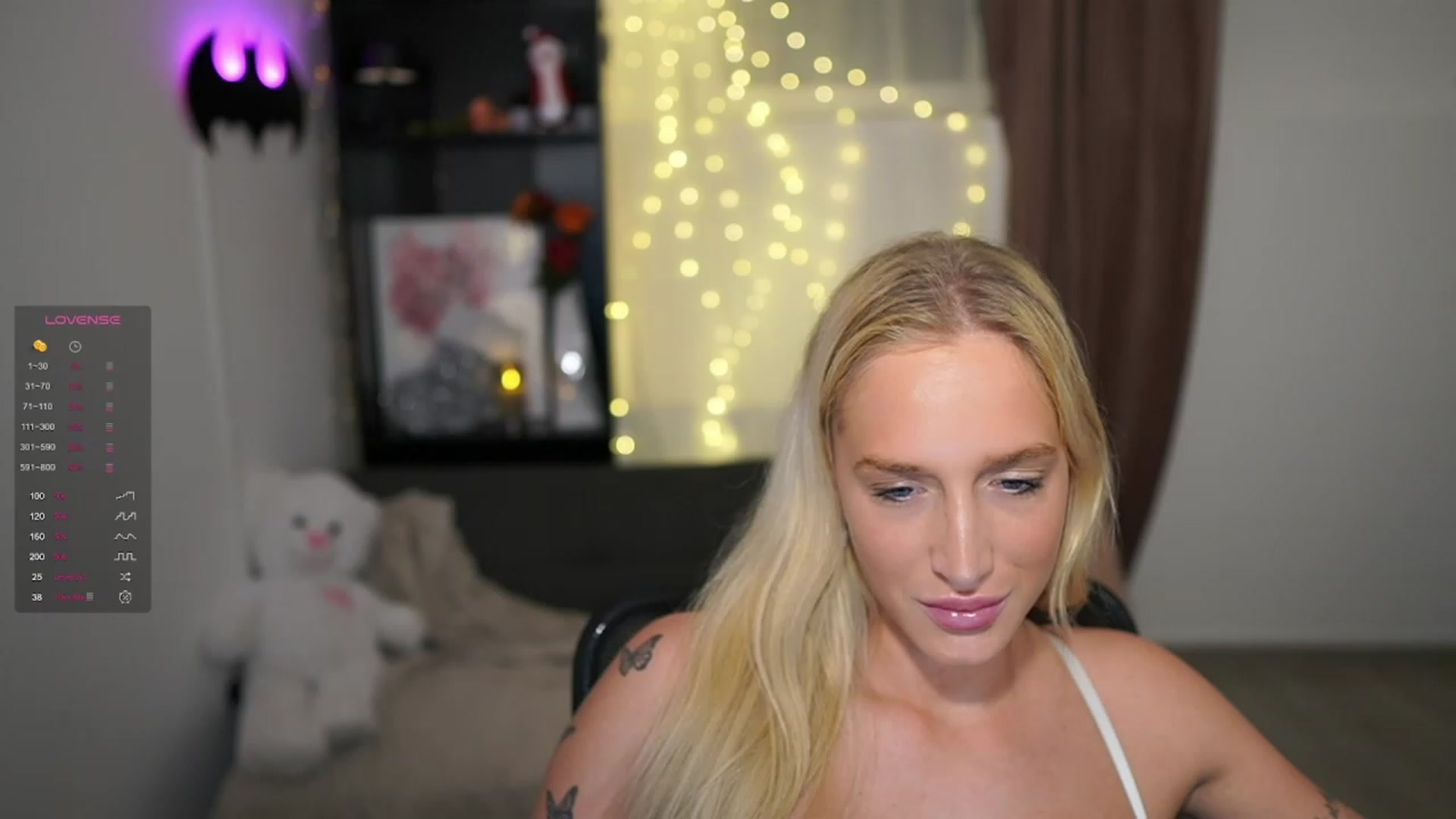 Gallery image thumbnail from NicoletteShea's myfreecams stream on, 12/08/2023, 21:50 image 6 of 20