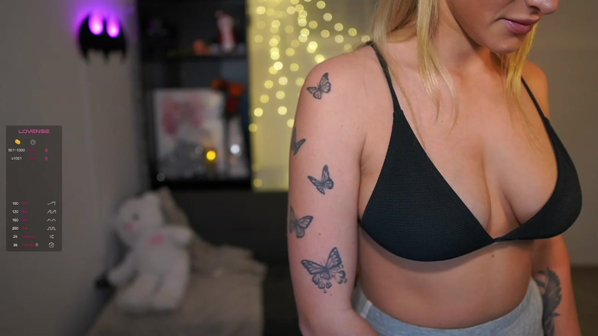 Gallery image thumbnail from NicoletteShea's myfreecams stream on, 12/11/2023, 20:08 image 19 of 20
