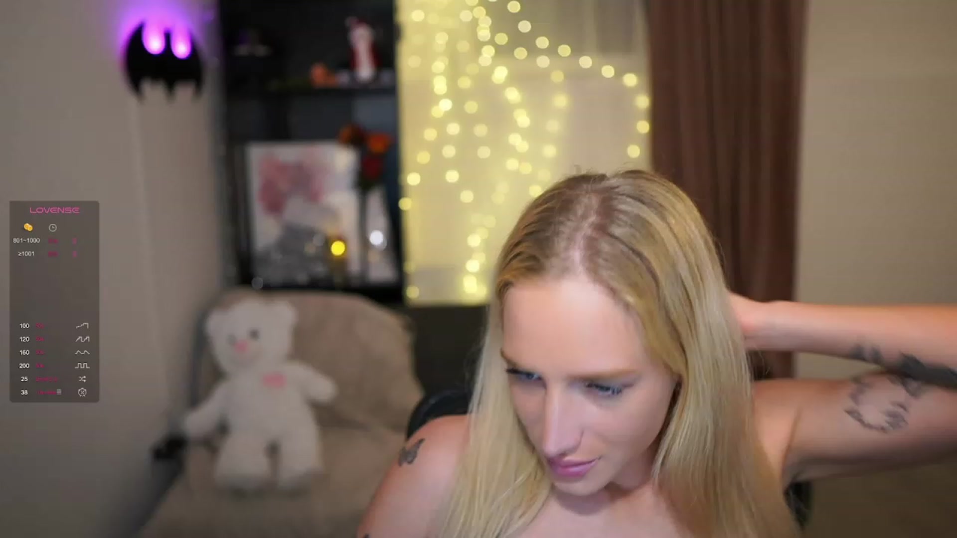 Gallery image thumbnail from NicoletteShea's myfreecams stream on, 12/11/2023, 20:08 image 3 of 20