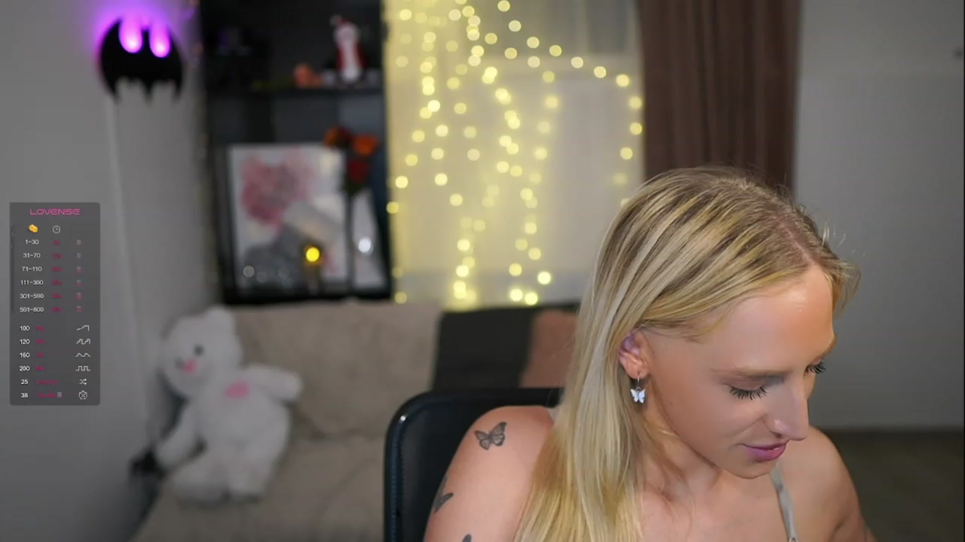 Gallery image thumbnail from NicoletteShea's myfreecams stream on, 12/12/2023, 18:51 image 16 of 20