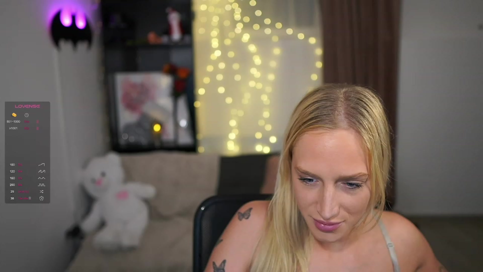 Gallery image thumbnail from NicoletteShea's myfreecams stream on, 12/12/2023, 18:51 image 10 of 20