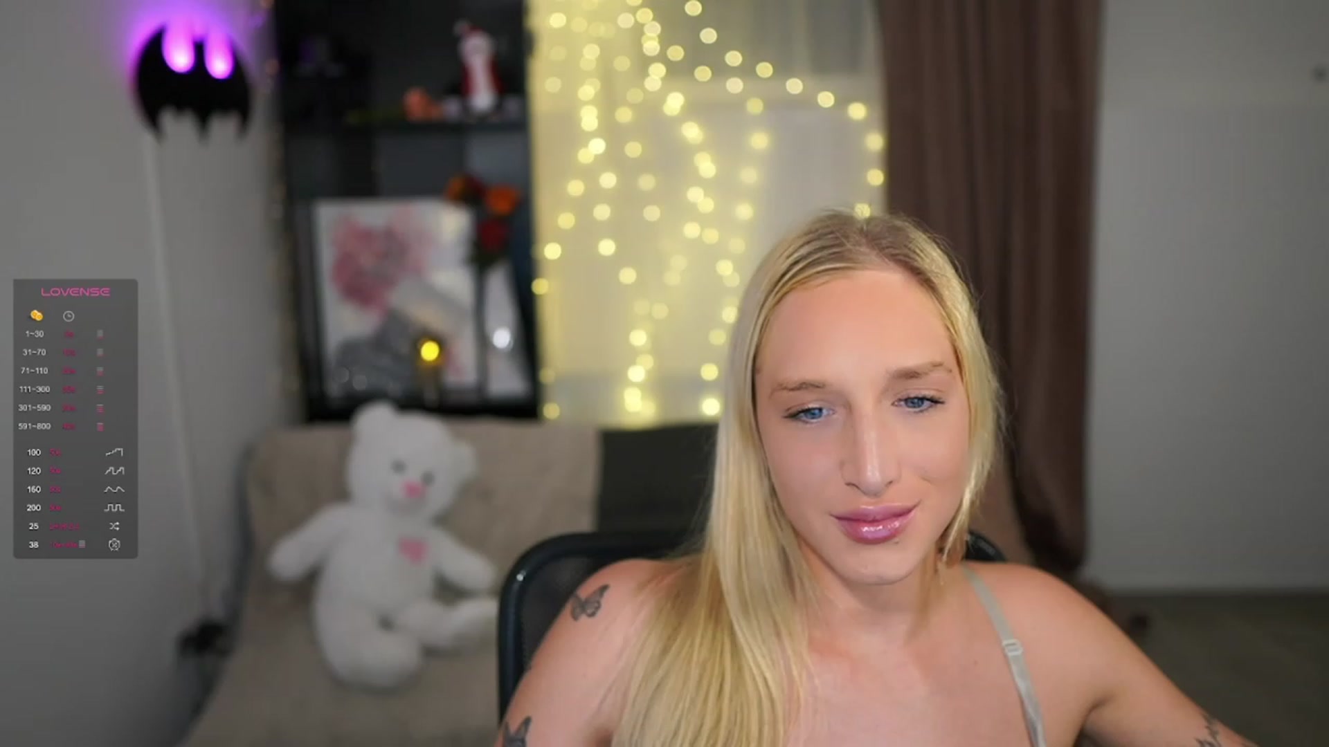 Gallery image thumbnail from NicoletteShea's myfreecams stream on, 12/12/2023, 18:51 image 1 of 20
