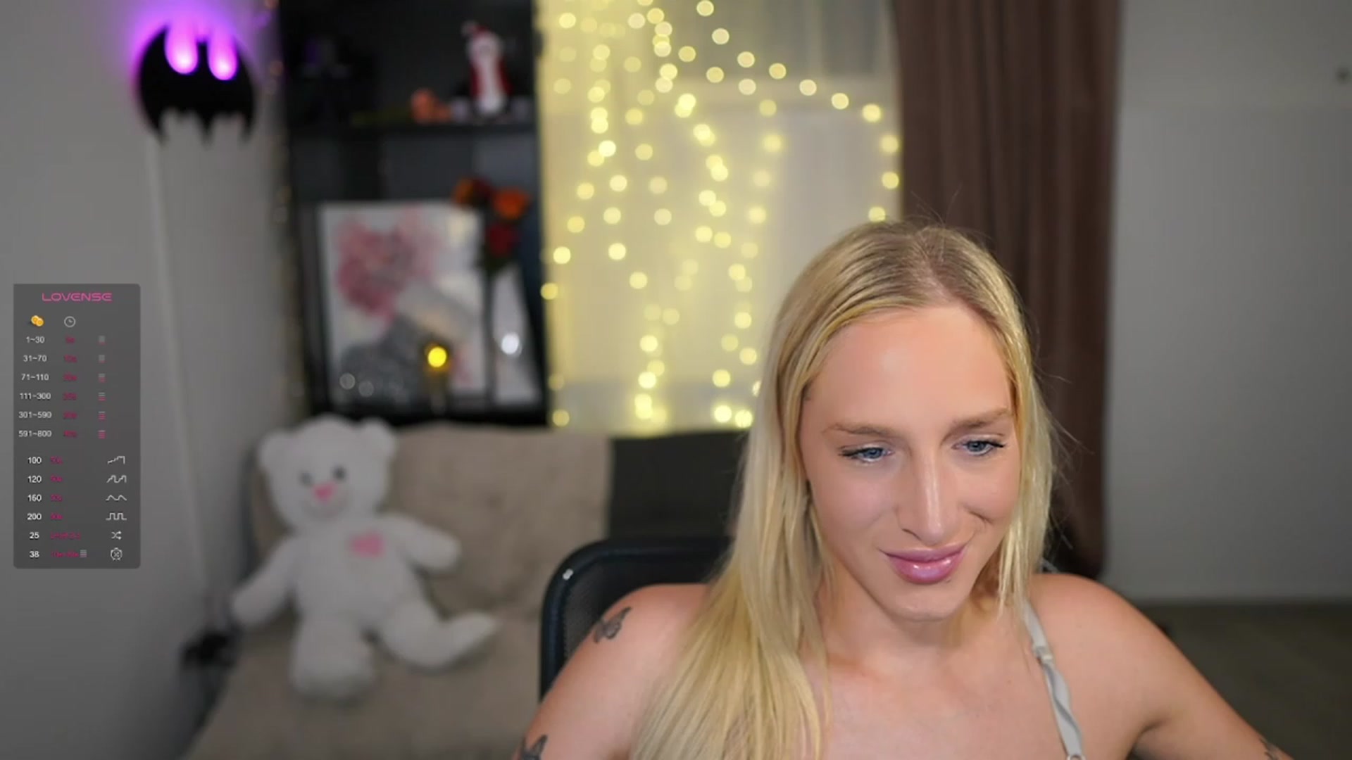 Gallery image thumbnail from NicoletteShea's myfreecams stream on, 12/12/2023, 18:51 image 4 of 20
