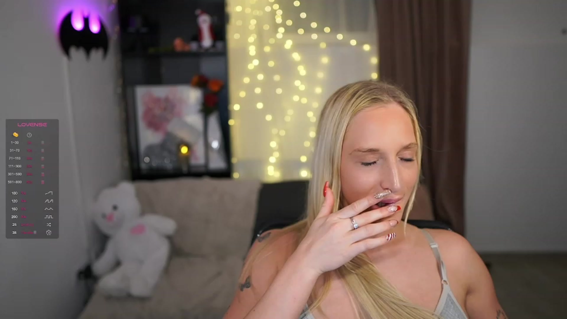 Gallery image thumbnail from NicoletteShea's myfreecams stream on, 12/12/2023, 19:21 image 5 of 20