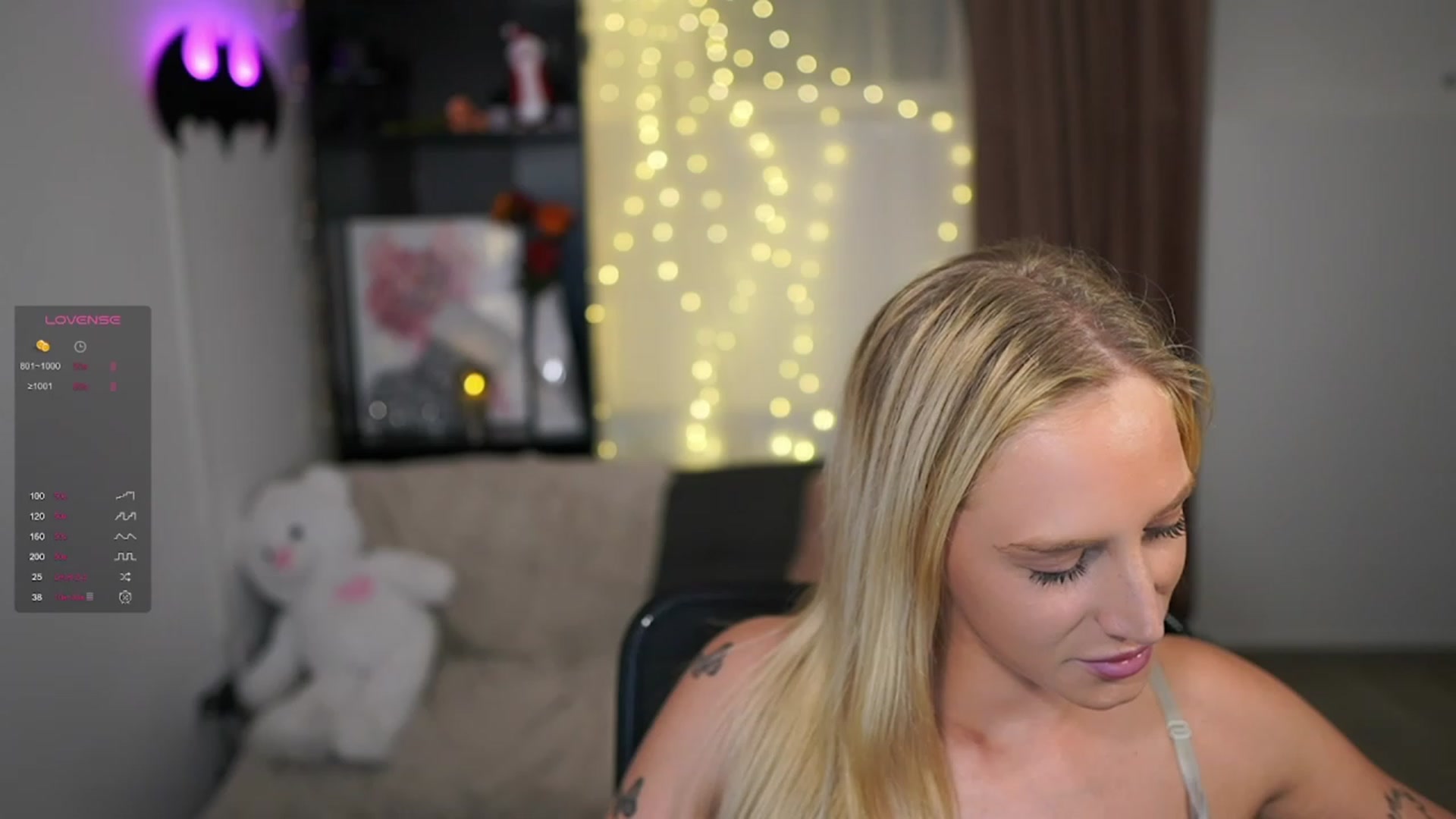 Gallery image thumbnail from NicoletteShea's myfreecams stream on, 12/12/2023, 19:21 image 11 of 20