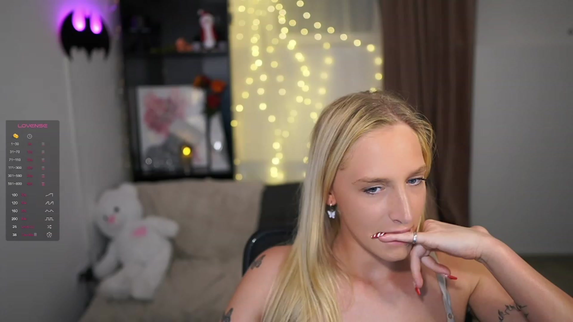 Gallery image thumbnail from NicoletteShea's myfreecams stream on, 12/12/2023, 19:21 image 9 of 20
