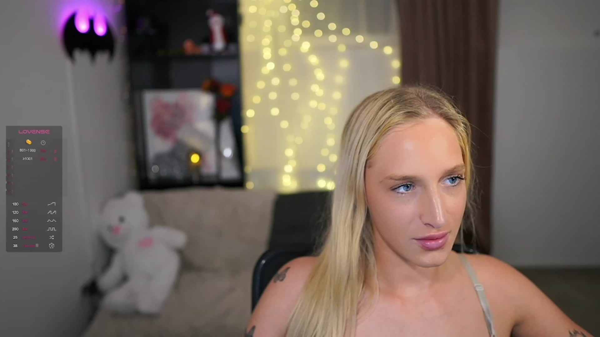 Gallery image thumbnail from NicoletteShea's myfreecams stream on, 12/12/2023, 19:21 image 1 of 20