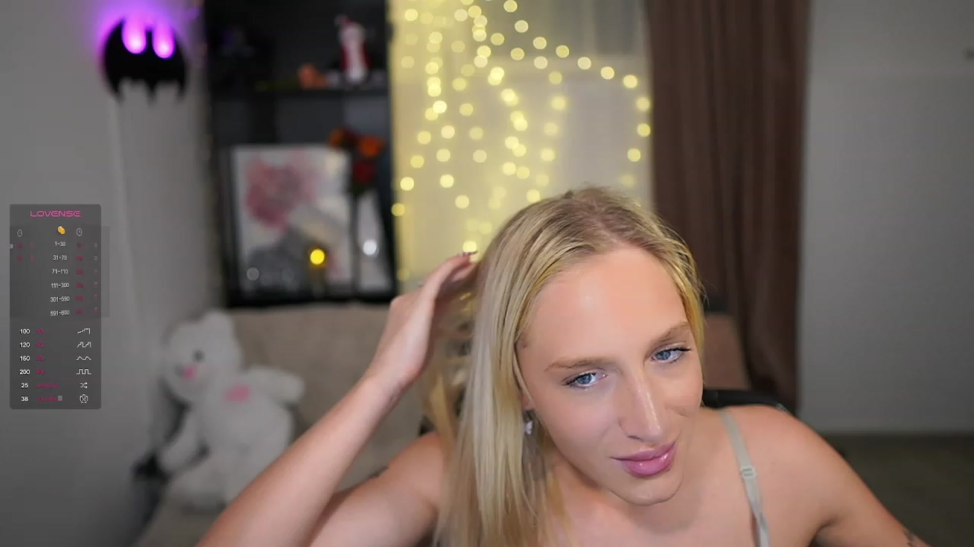 Gallery image thumbnail from NicoletteShea's myfreecams stream on, 12/12/2023, 19:21 image 14 of 20