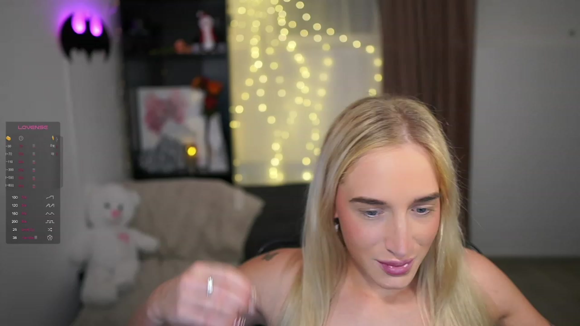 Gallery image thumbnail from NicoletteShea's myfreecams stream on, 12/13/2023, 22:09 image 11 of 20
