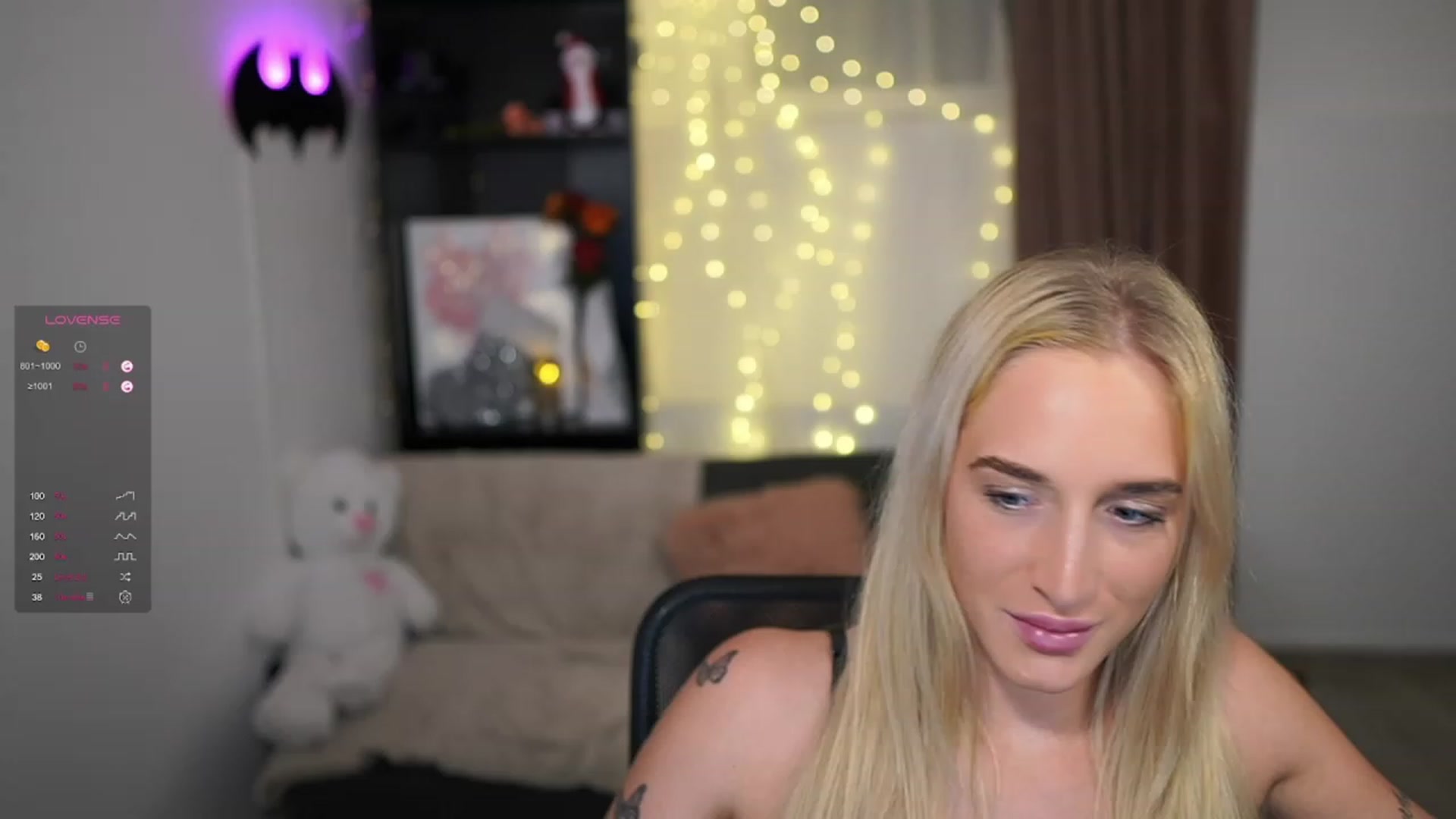 Gallery image thumbnail from NicoletteShea's myfreecams stream on, 12/14/2023, 18:22 image 16 of 20