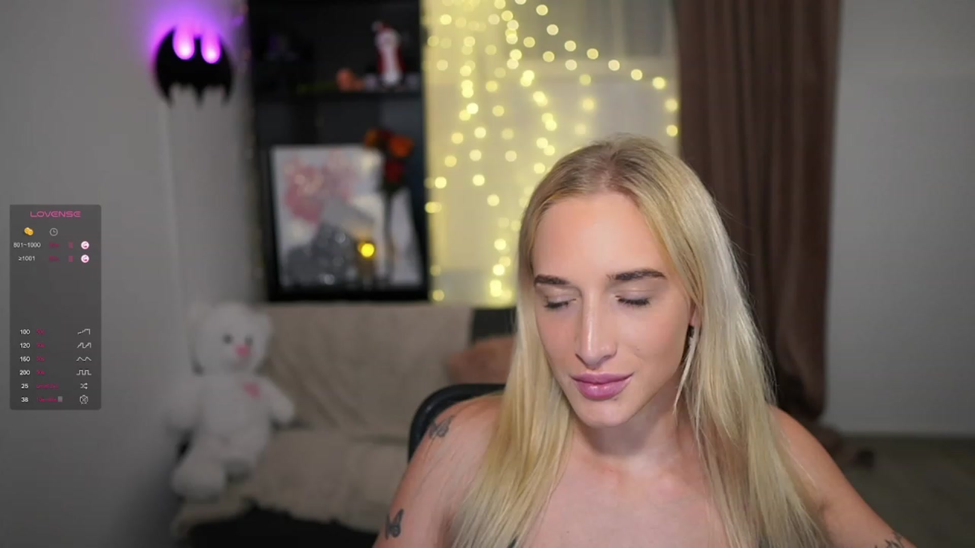 Gallery image thumbnail from NicoletteShea's myfreecams stream on, 12/14/2023, 19:10 image 17 of 20
