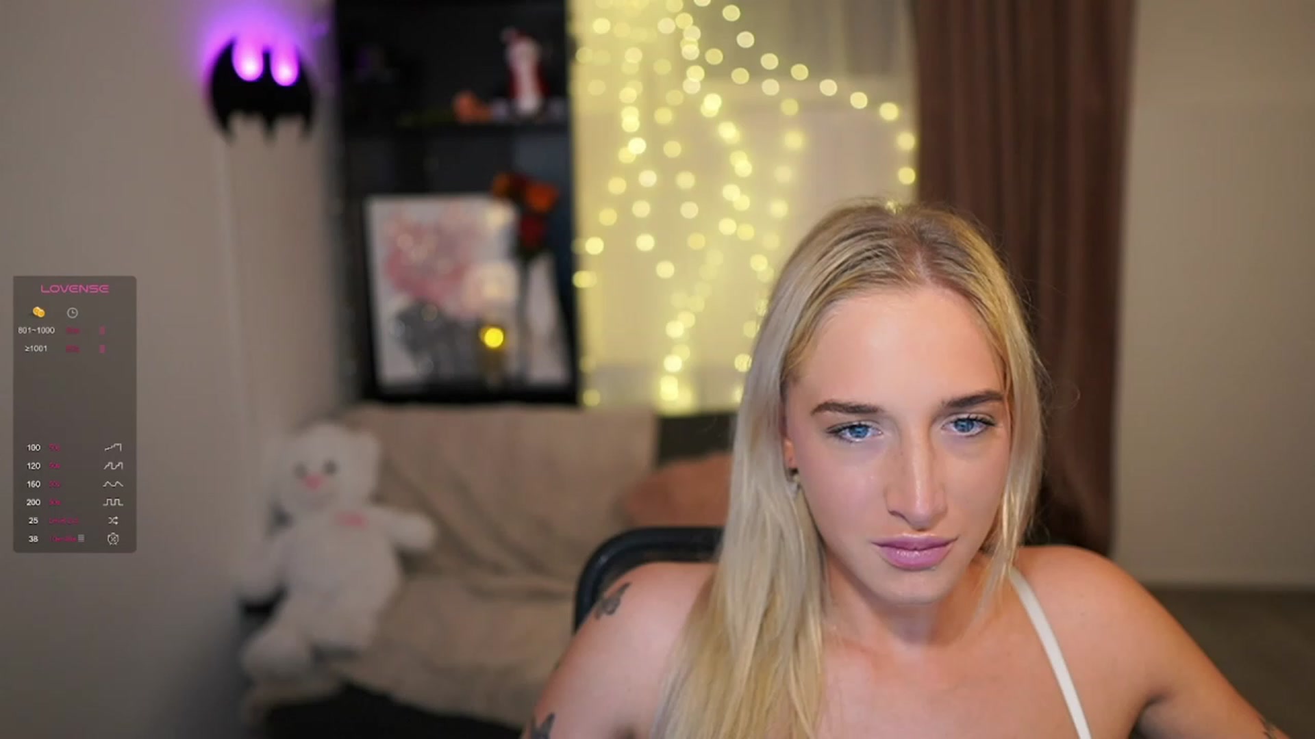 Gallery image thumbnail from NicoletteShea's myfreecams stream on, 12/15/2023, 14:43 image 5 of 20