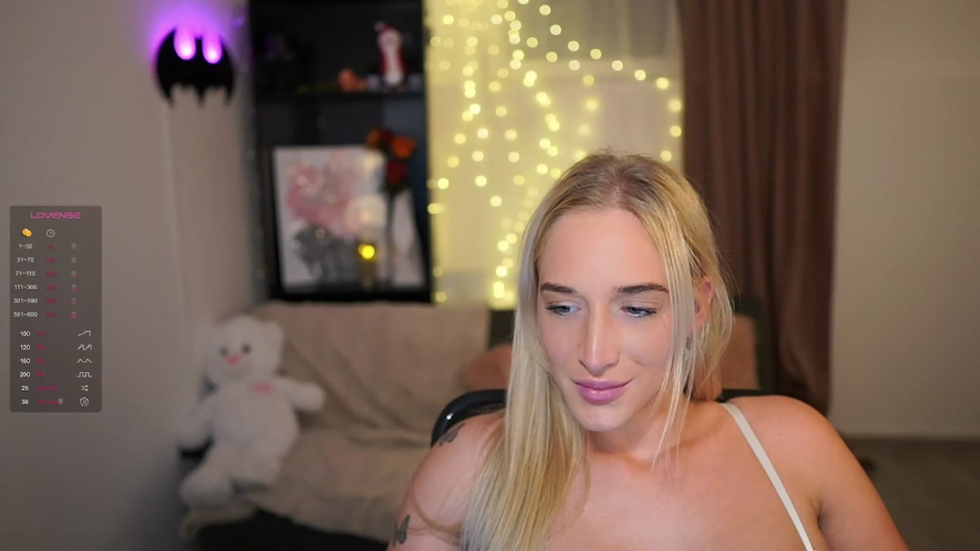 Gallery image thumbnail from NicoletteShea's myfreecams stream on, 12/15/2023, 14:43 image 3 of 20