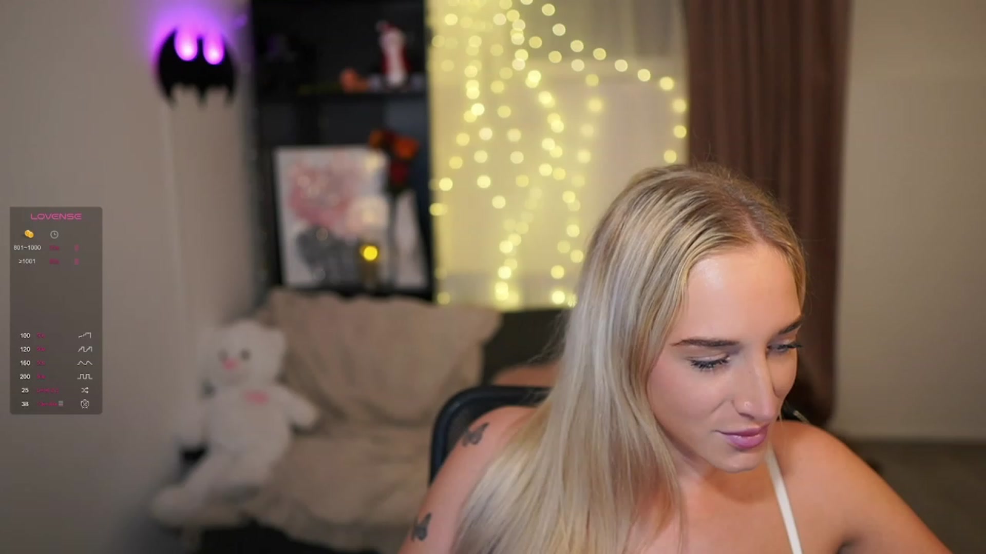 Gallery image thumbnail from NicoletteShea's myfreecams stream on, 12/15/2023, 15:50 image 14 of 20