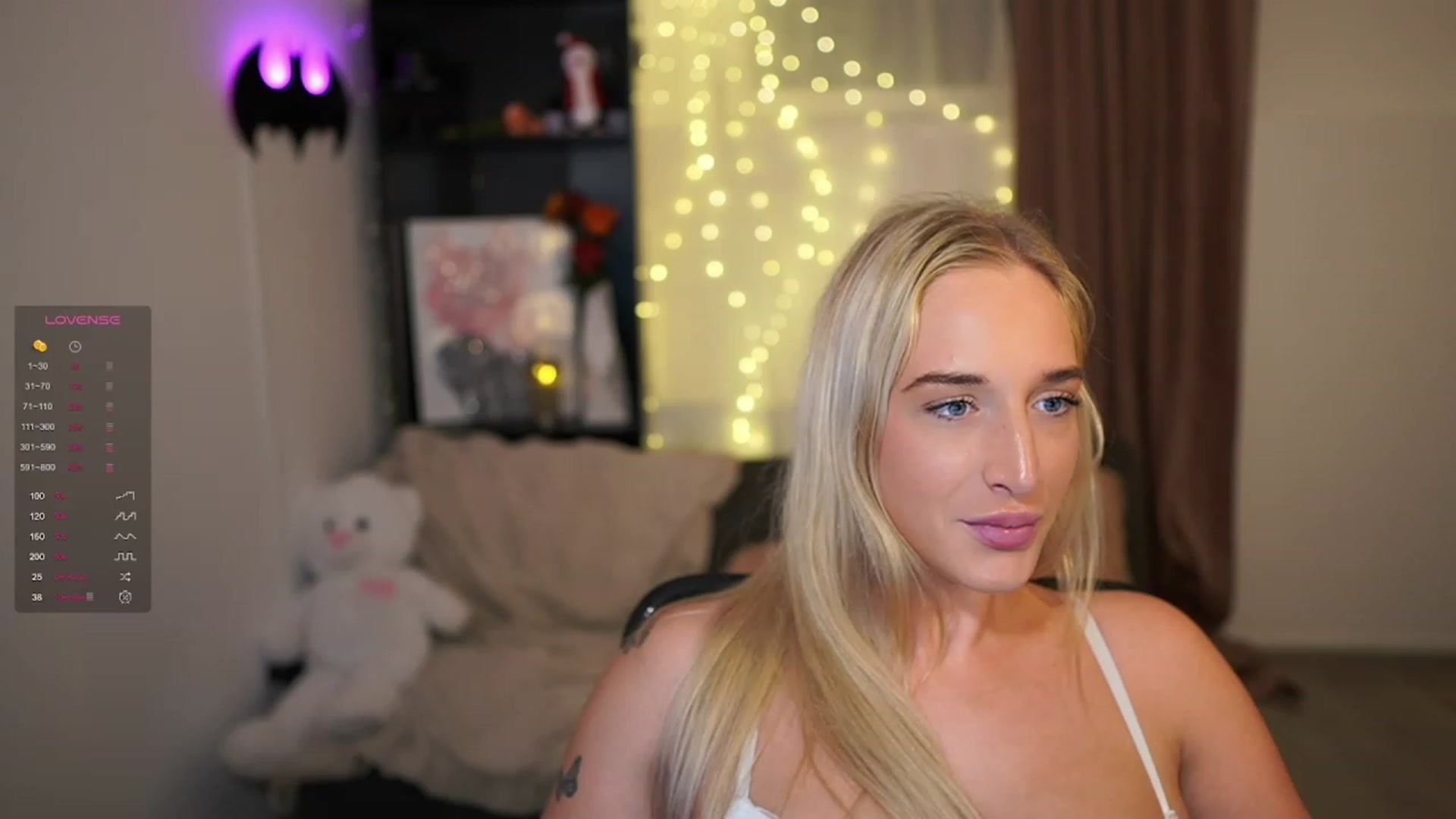 Gallery image thumbnail from NicoletteShea's myfreecams stream on, 12/15/2023, 15:50 image 18 of 20