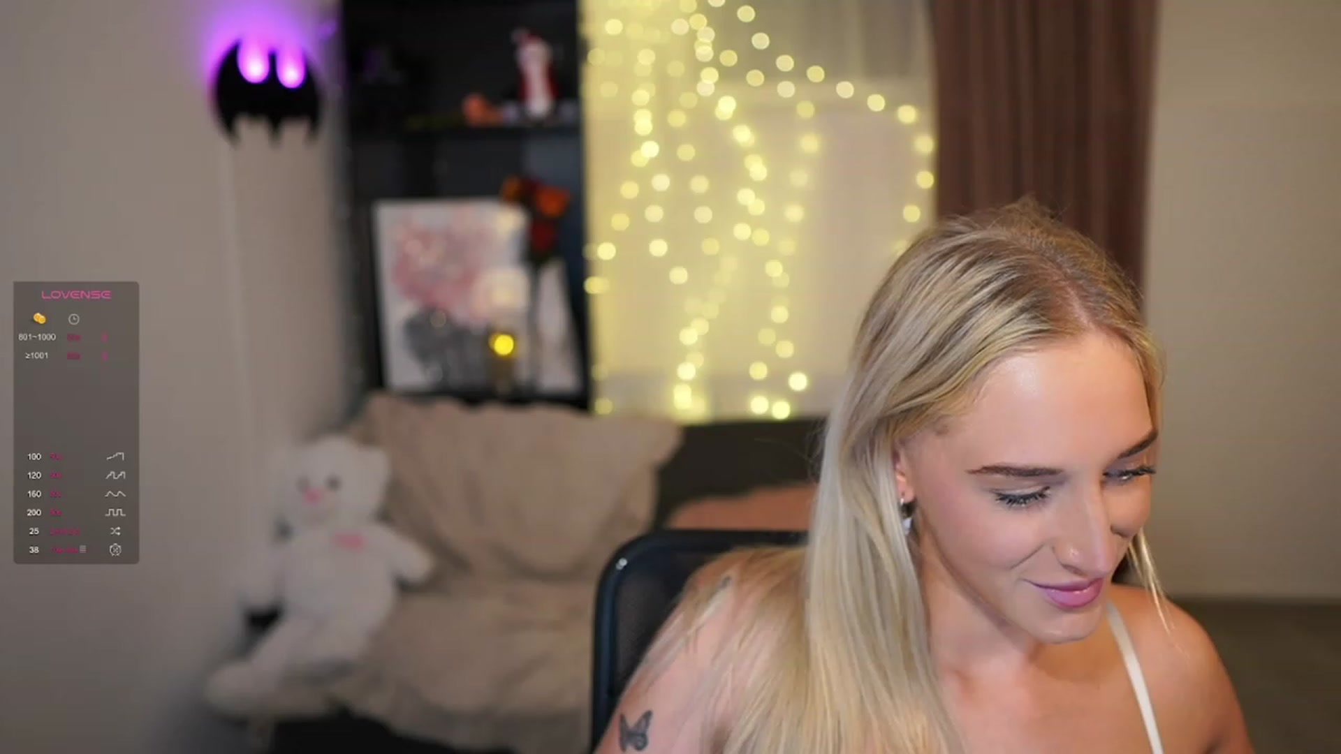 Gallery image thumbnail from NicoletteShea's myfreecams stream on, 12/15/2023, 15:50 image 5 of 20